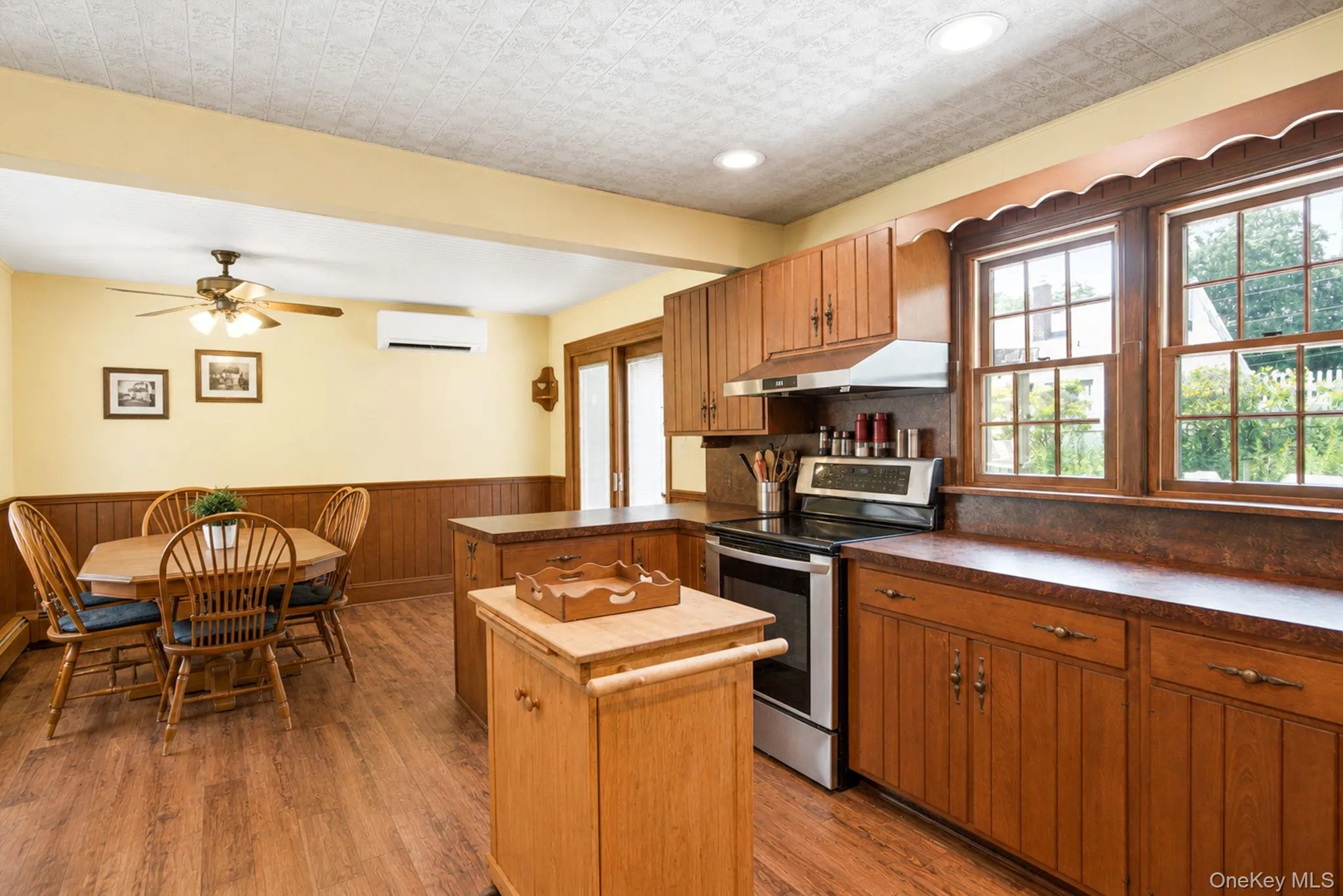 112 Lawrence Avenue, Smithtown, NY, 3 Bedrooms Bedrooms, 9 Rooms Rooms,2 BathroomsBathrooms,Residential,For Rent,Lawrence,0,1022617 112 Lawrence Avenue, Smithtown, NY, 3 Bedrooms Bedrooms, 9 Rooms Rooms,2 BathroomsBathrooms,Residential,For Rent,Lawrence,0,1022617