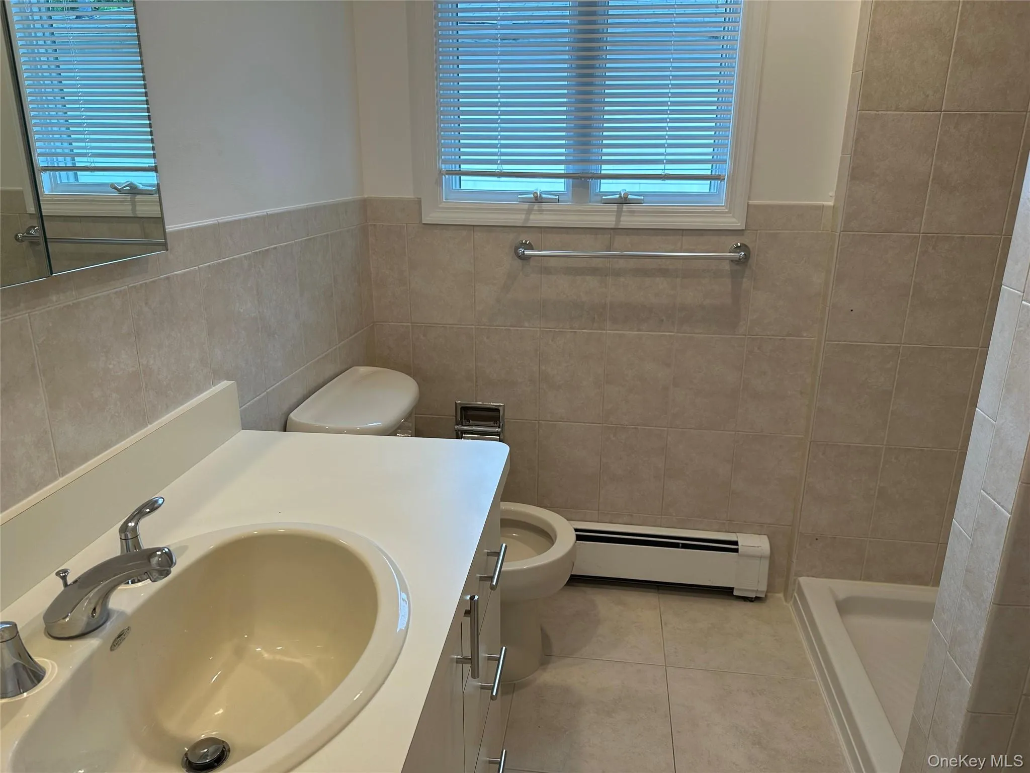 32 Marwood Road, North Hempstead, NY, 2 Bedrooms Bedrooms, 4 Rooms Rooms,2 BathroomsBathrooms,Residential Lease,For Rent,Marwood,0,1022618 32 Marwood Road, North Hempstead, NY, 2 Bedrooms Bedrooms, 4 Rooms Rooms,2 BathroomsBathrooms,Residential Lease,For Rent,Marwood,0,1022618