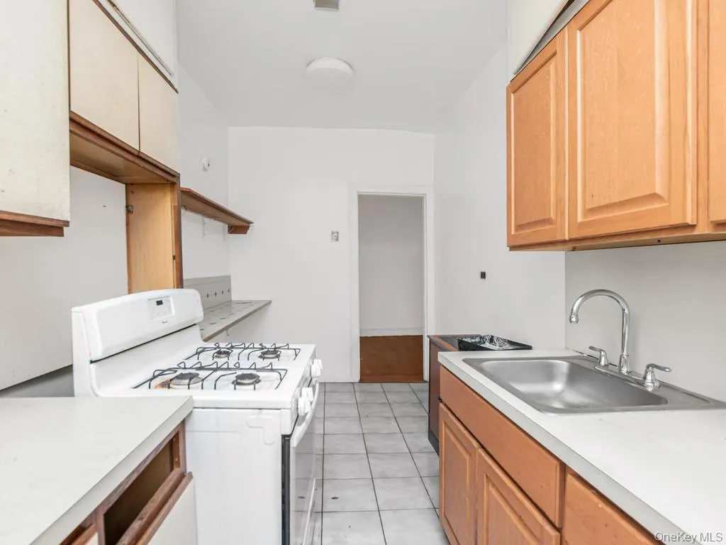 2081 Cruger Avenue, New York, NY, 1 Bedroom Bedrooms, 3 Rooms Rooms,1 BathroomBathrooms,Residential,For Rent,Cruger,0,1022631 2081 Cruger Avenue, New York, NY, 1 Bedroom Bedrooms, 3 Rooms Rooms,1 BathroomBathrooms,Residential,For Rent,Cruger,0,1022631