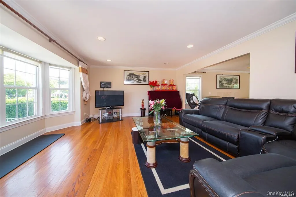 66 Maple Street, North Hempstead, NY, 4 Bedrooms Bedrooms, 10 Rooms Rooms,3 BathroomsBathrooms,Residential,For Rent,Maple,0,1022632 66 Maple Street, North Hempstead, NY, 4 Bedrooms Bedrooms, 10 Rooms Rooms,3 BathroomsBathrooms,Residential,For Rent,Maple,0,1022632