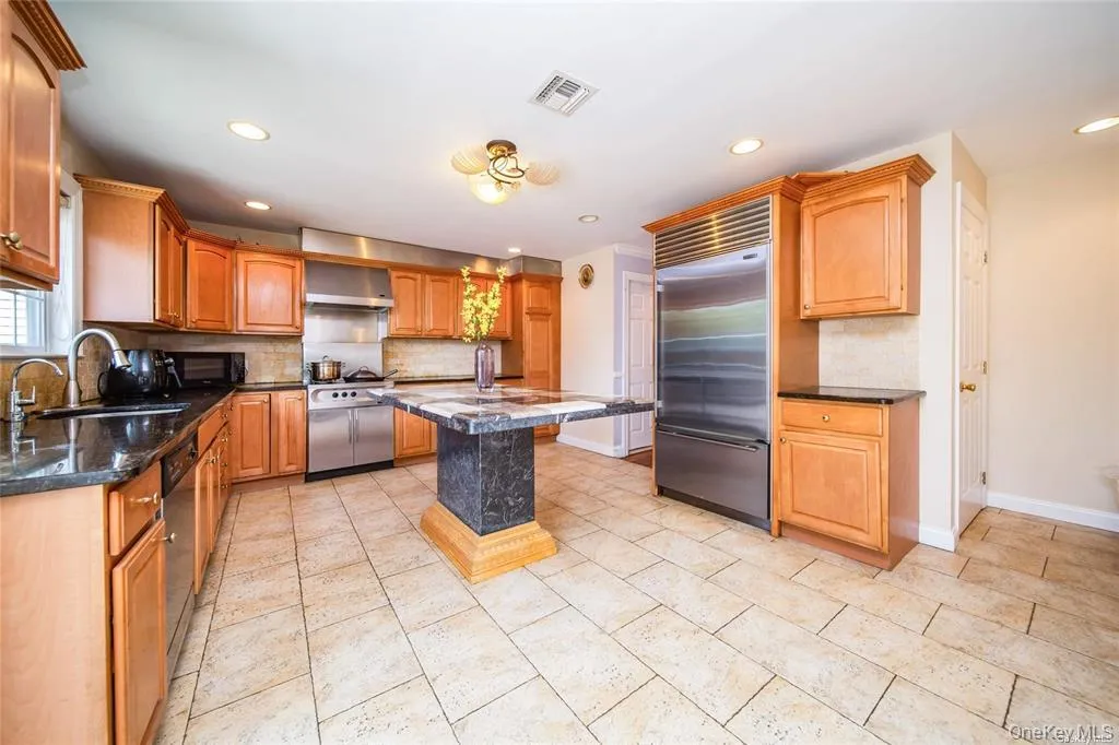 66 Maple Street, North Hempstead, NY, 4 Bedrooms Bedrooms, 10 Rooms Rooms,3 BathroomsBathrooms,Residential,For Rent,Maple,0,1022632 66 Maple Street, North Hempstead, NY, 4 Bedrooms Bedrooms, 10 Rooms Rooms,3 BathroomsBathrooms,Residential,For Rent,Maple,0,1022632