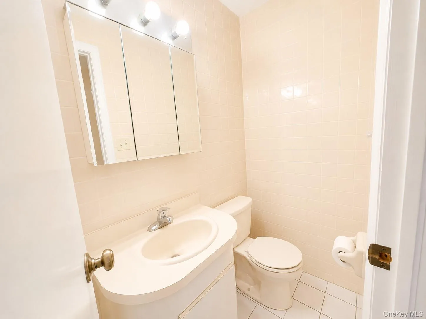 8018 217th, New York, NY, 6 Bedrooms Bedrooms, 15 Rooms Rooms,3 BathroomsBathrooms,Residential,For Rent,217th,0,1022643 8018 217th, New York, NY, 6 Bedrooms Bedrooms, 15 Rooms Rooms,3 BathroomsBathrooms,Residential,For Rent,217th,0,1022643
