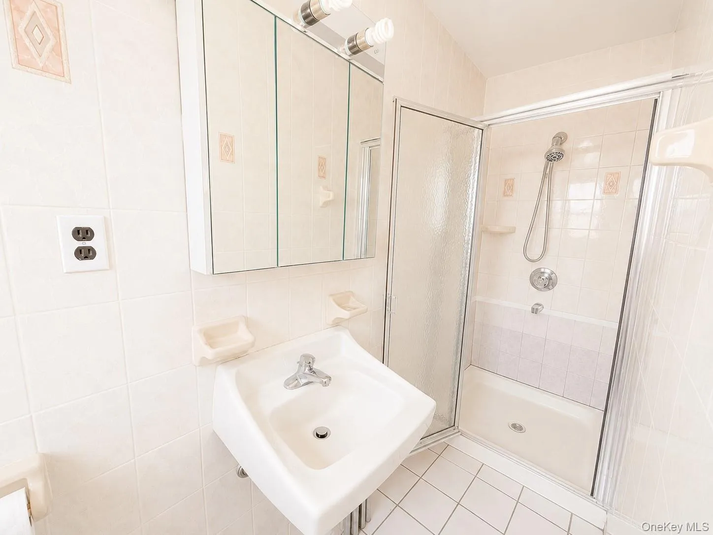 8018 217th, New York, NY, 6 Bedrooms Bedrooms, 15 Rooms Rooms,3 BathroomsBathrooms,Residential,For Rent,217th,0,1022643 8018 217th, New York, NY, 6 Bedrooms Bedrooms, 15 Rooms Rooms,3 BathroomsBathrooms,Residential,For Rent,217th,0,1022643
