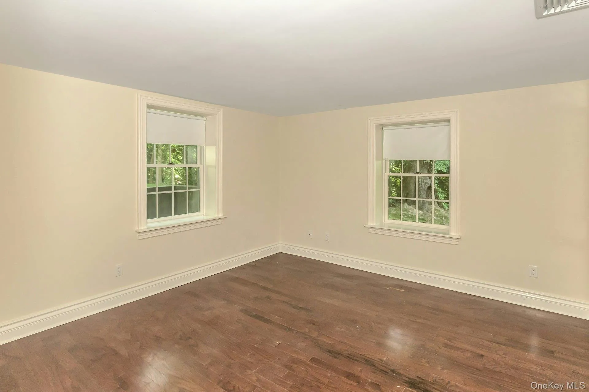10 Laurel Cove Road, Oyster Bay, NY, 4 Bedrooms Bedrooms, 9 Rooms Rooms,3 BathroomsBathrooms,Residential,For Rent,Laurel Cove,0,1022649 10 Laurel Cove Road, Oyster Bay, NY, 4 Bedrooms Bedrooms, 9 Rooms Rooms,3 BathroomsBathrooms,Residential,For Rent,Laurel Cove,0,1022649