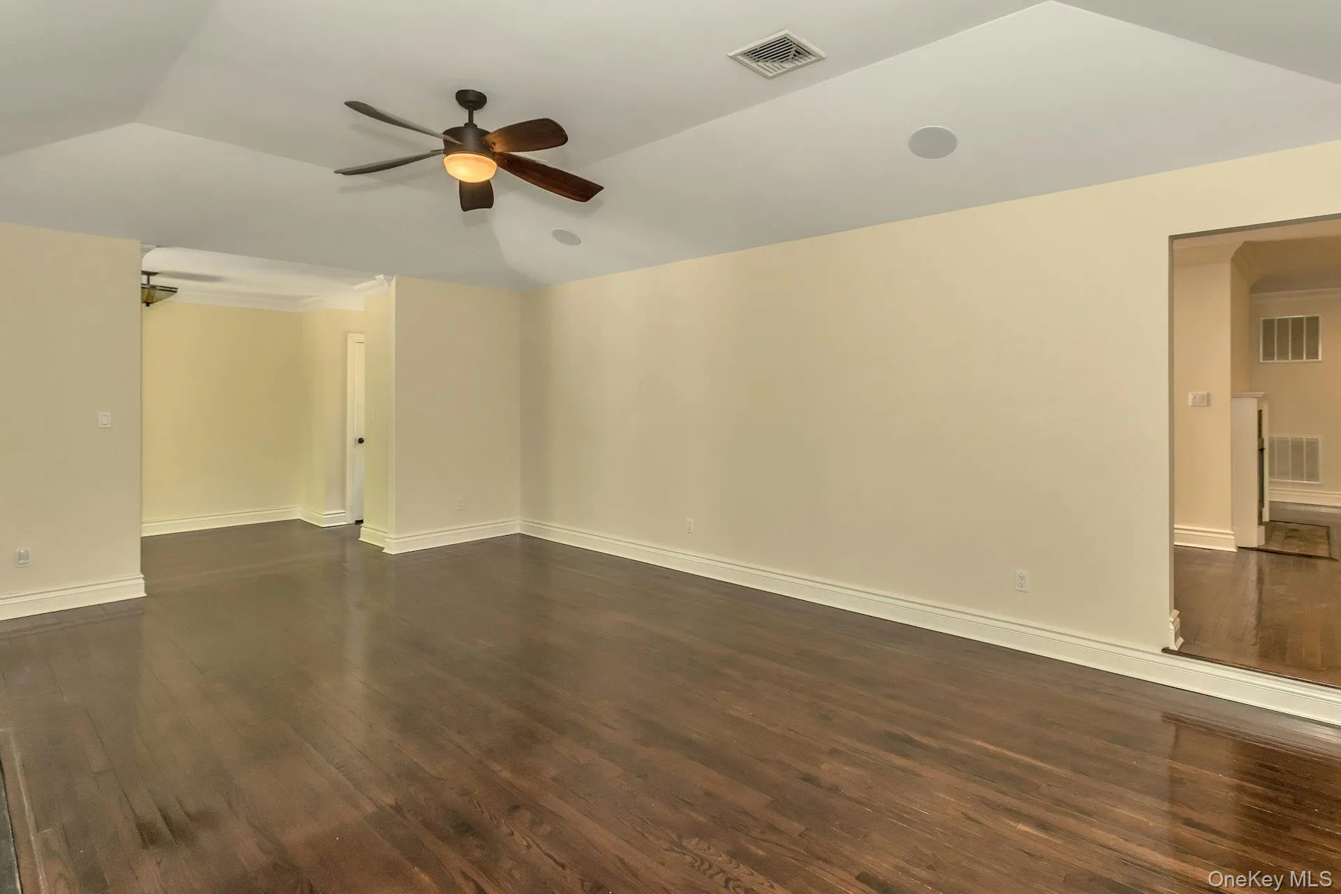 10 Laurel Cove Road, Oyster Bay, NY, 4 Bedrooms Bedrooms, 9 Rooms Rooms,3 BathroomsBathrooms,Residential,For Rent,Laurel Cove,0,1022649 10 Laurel Cove Road, Oyster Bay, NY, 4 Bedrooms Bedrooms, 9 Rooms Rooms,3 BathroomsBathrooms,Residential,For Rent,Laurel Cove,0,1022649