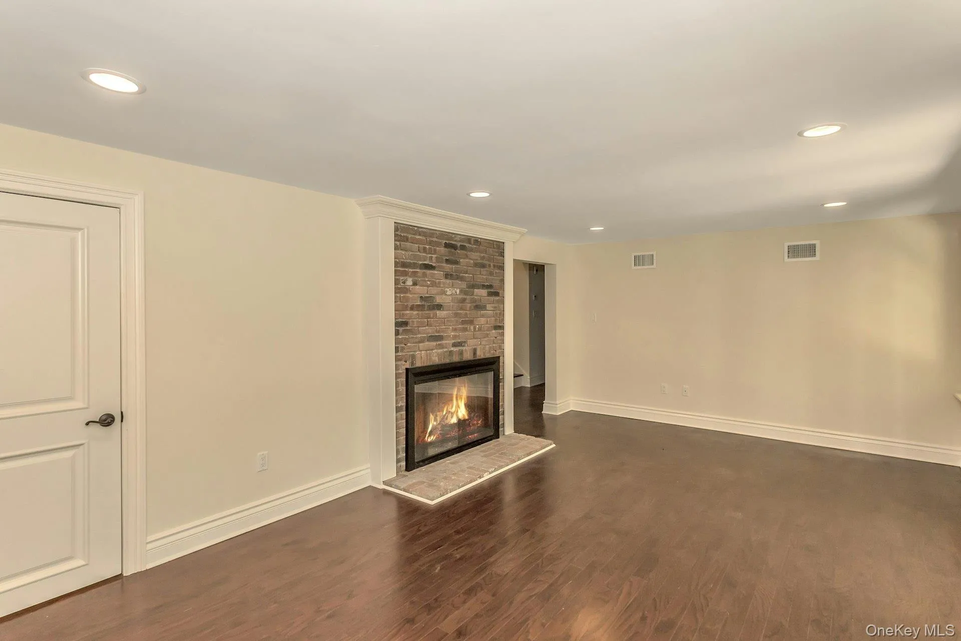 10 Laurel Cove Road, Oyster Bay, NY, 4 Bedrooms Bedrooms, 9 Rooms Rooms,3 BathroomsBathrooms,Residential,For Rent,Laurel Cove,0,1022649 10 Laurel Cove Road, Oyster Bay, NY, 4 Bedrooms Bedrooms, 9 Rooms Rooms,3 BathroomsBathrooms,Residential,For Rent,Laurel Cove,0,1022649
