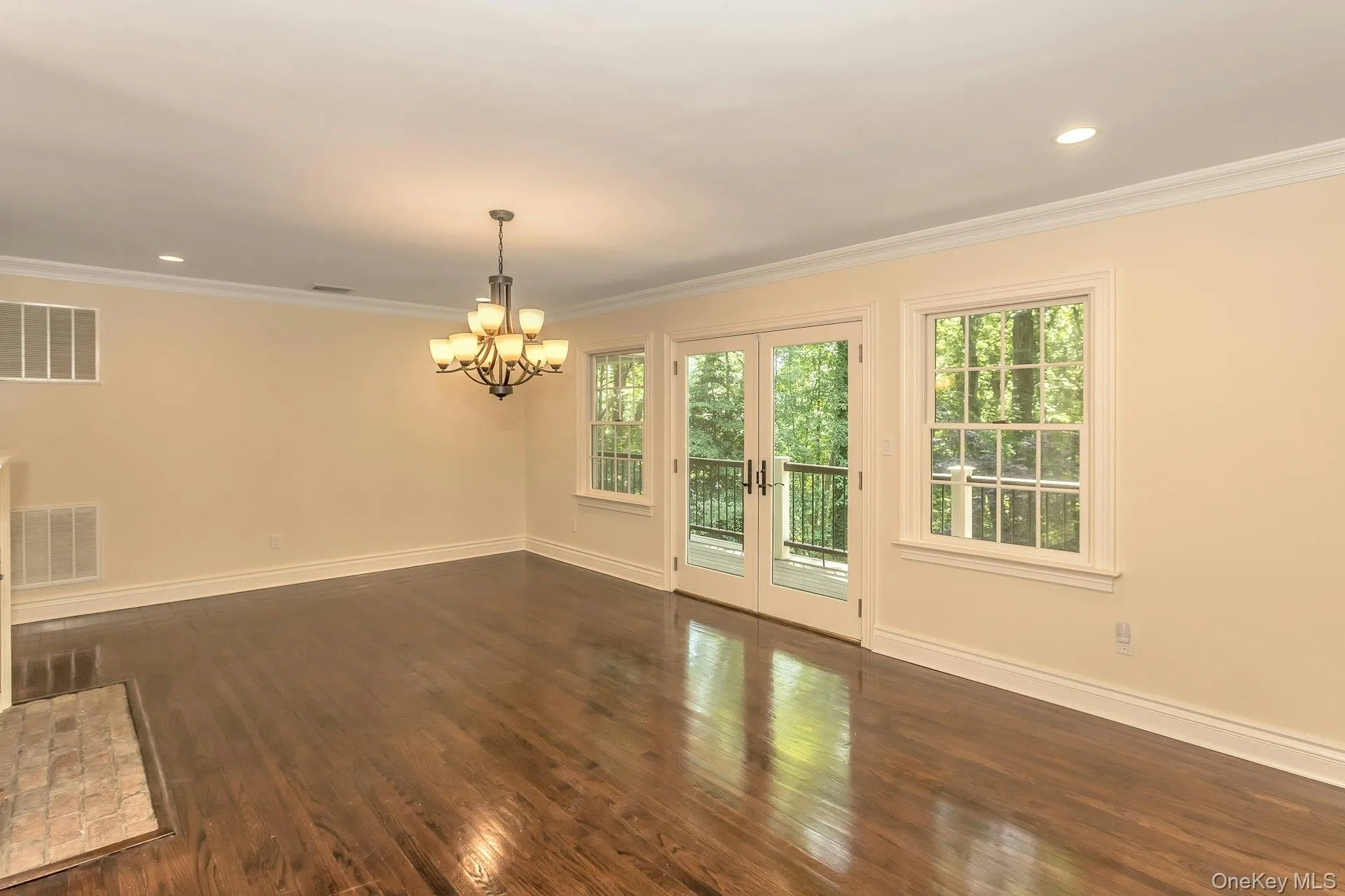 10 Laurel Cove Road, Oyster Bay, NY, 4 Bedrooms Bedrooms, 9 Rooms Rooms,3 BathroomsBathrooms,Residential,For Rent,Laurel Cove,0,1022649 10 Laurel Cove Road, Oyster Bay, NY, 4 Bedrooms Bedrooms, 9 Rooms Rooms,3 BathroomsBathrooms,Residential,For Rent,Laurel Cove,0,1022649
