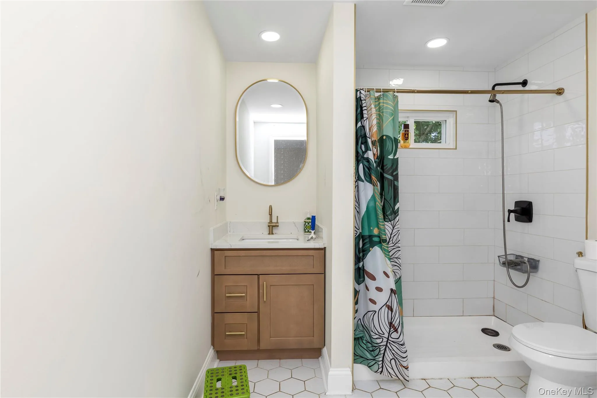 1701 Lexington Avenue, Hempstead, NY, 5 Bedrooms Bedrooms, 8 Rooms Rooms,3 BathroomsBathrooms,Residential,For Rent,Lexington,0,1022650 1701 Lexington Avenue, Hempstead, NY, 5 Bedrooms Bedrooms, 8 Rooms Rooms,3 BathroomsBathrooms,Residential,For Rent,Lexington,0,1022650