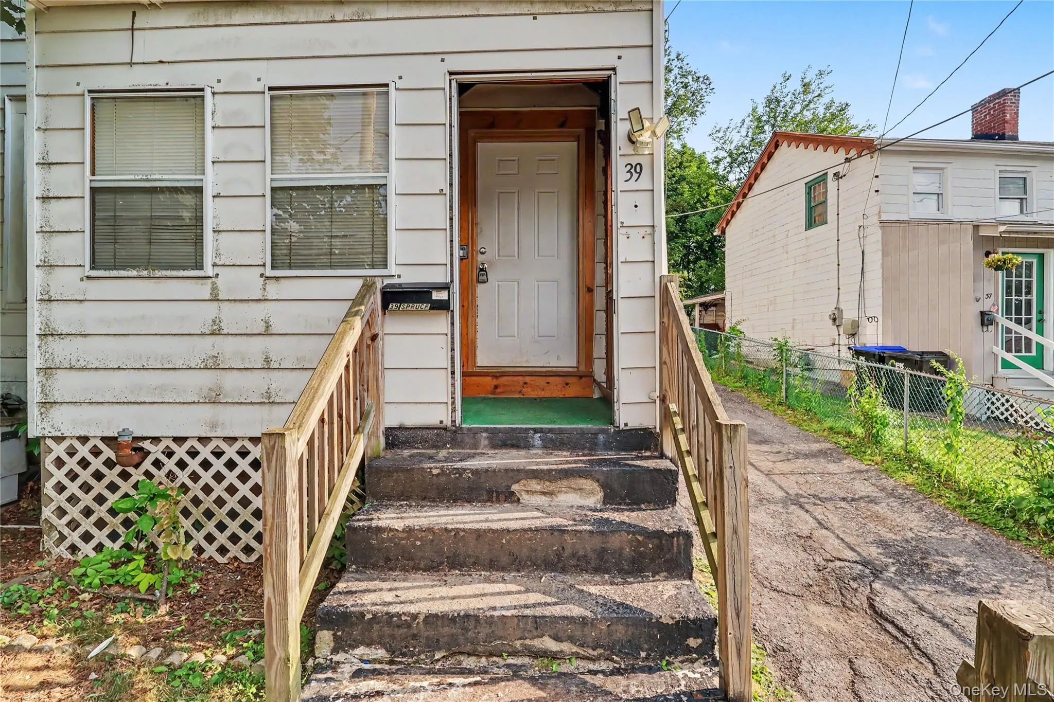 39 Spruce Street, Poughkeepsie, NY, 4 Bedrooms Bedrooms, 9 Rooms Rooms,2 BathroomsBathrooms,Residential,For Rent,Spruce,0,1022653 39 Spruce Street, Poughkeepsie, NY, 4 Bedrooms Bedrooms, 9 Rooms Rooms,2 BathroomsBathrooms,Residential,For Rent,Spruce,0,1022653