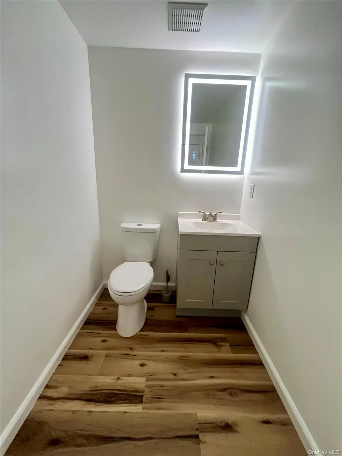 49 Woodlake Drive, Middletown, NY, 3 Bedrooms Bedrooms, 6 Rooms Rooms,1 BathroomBathrooms,Residential Lease,For Rent,Woodlake,0,1022659 49 Woodlake Drive, Middletown, NY, 3 Bedrooms Bedrooms, 6 Rooms Rooms,1 BathroomBathrooms,Residential Lease,For Rent,Woodlake,0,1022659