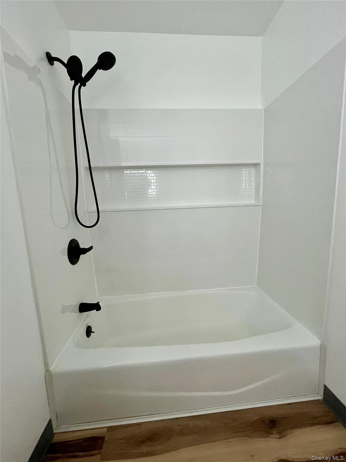 49 Woodlake Drive, Middletown, NY, 3 Bedrooms Bedrooms, 6 Rooms Rooms,1 BathroomBathrooms,Residential Lease,For Rent,Woodlake,0,1022659 49 Woodlake Drive, Middletown, NY, 3 Bedrooms Bedrooms, 6 Rooms Rooms,1 BathroomBathrooms,Residential Lease,For Rent,Woodlake,0,1022659