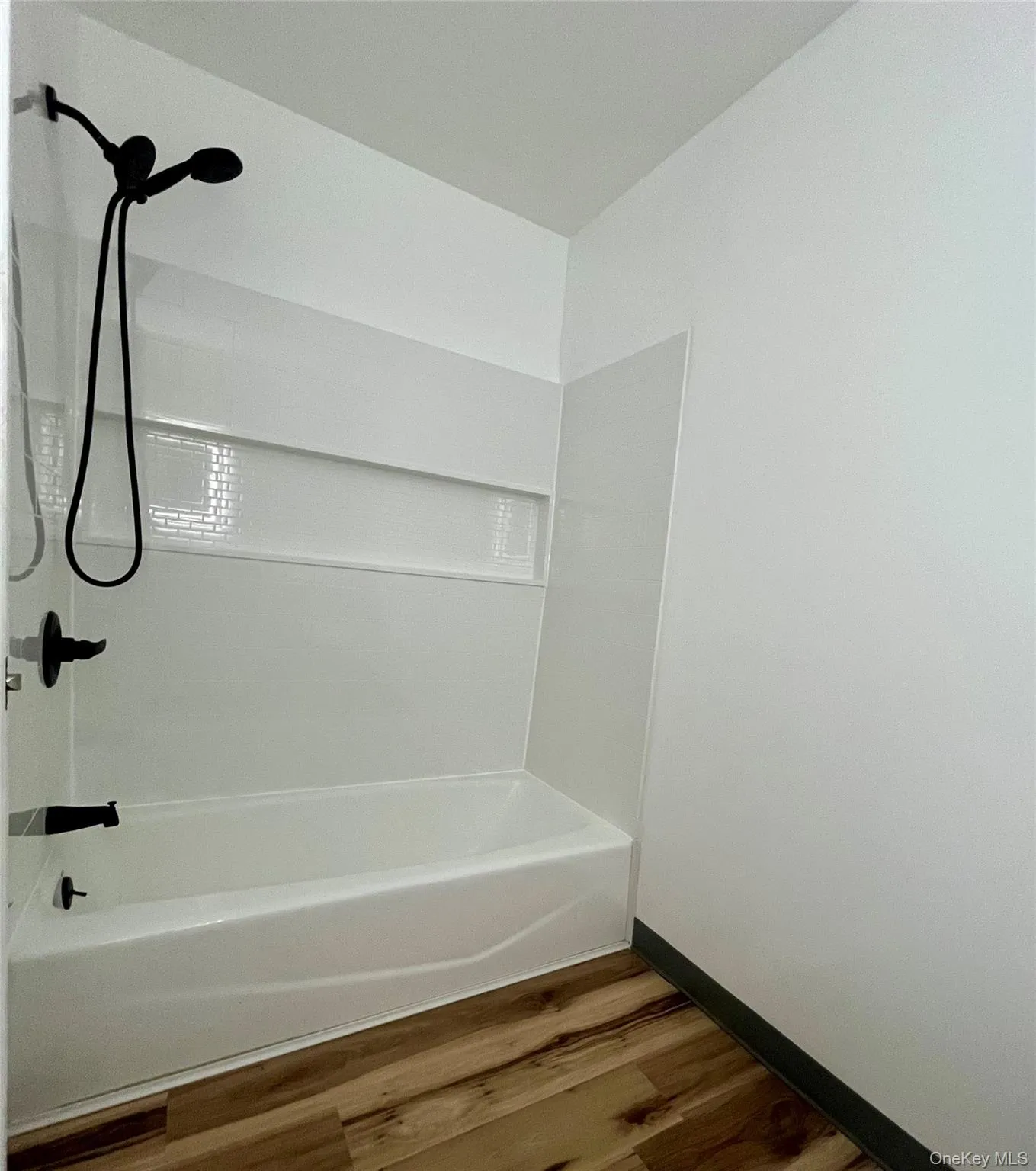 49 Woodlake Drive, Middletown, NY, 3 Bedrooms Bedrooms, 6 Rooms Rooms,1 BathroomBathrooms,Residential Lease,For Rent,Woodlake,0,1022659 49 Woodlake Drive, Middletown, NY, 3 Bedrooms Bedrooms, 6 Rooms Rooms,1 BathroomBathrooms,Residential Lease,For Rent,Woodlake,0,1022659