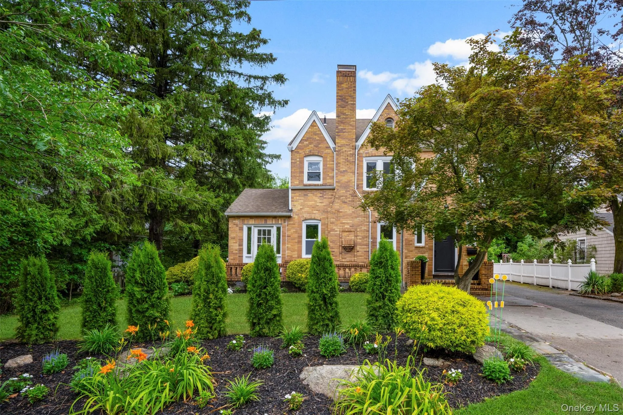 53 Palmer Avenue, Scarsdale, NY, 3 Bedrooms Bedrooms, 7 Rooms Rooms,2 BathroomsBathrooms,Residential,For Rent,Palmer,0,1022660 53 Palmer Avenue, Scarsdale, NY, 3 Bedrooms Bedrooms, 7 Rooms Rooms,2 BathroomsBathrooms,Residential,For Rent,Palmer,0,1022660