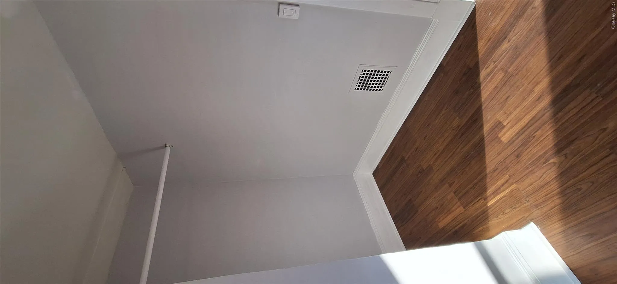 Large walk in closet Large walk in closet