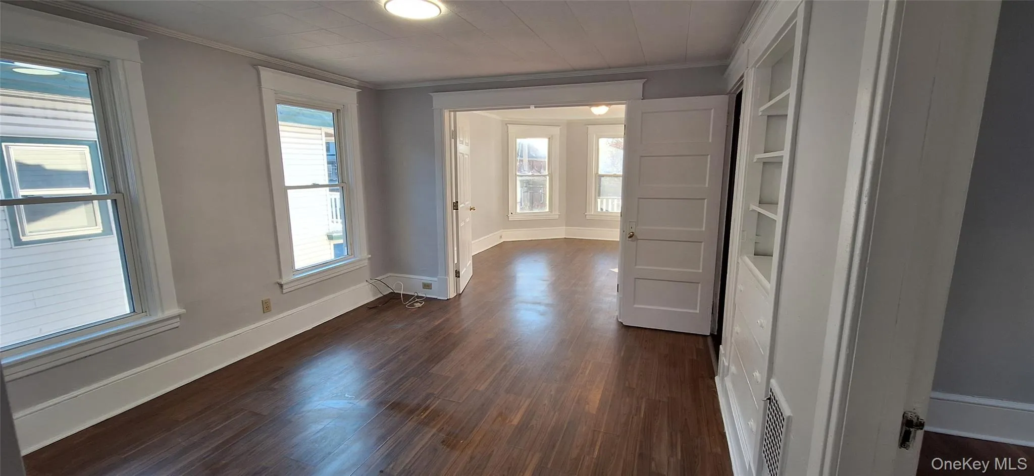 Large Living Room ornamental molding Large Living Room ornamental molding