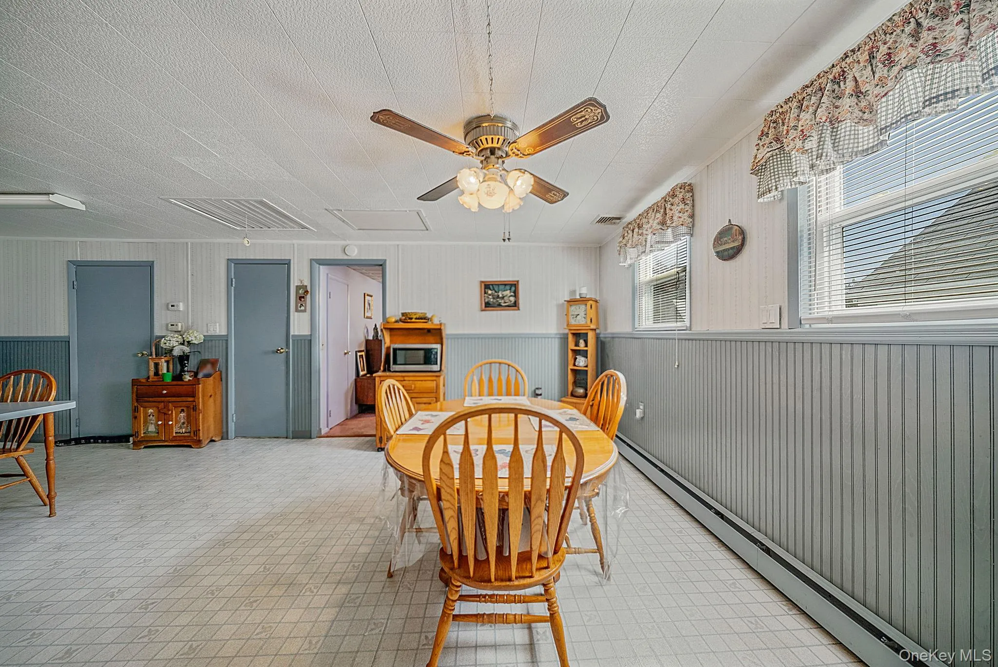 426 4th Street, Babylon, NY, 3 Bedrooms Bedrooms, 8 Rooms Rooms,2 BathroomsBathrooms,Residential,For Rent,4th,0,1022671 426 4th Street, Babylon, NY, 3 Bedrooms Bedrooms, 8 Rooms Rooms,2 BathroomsBathrooms,Residential,For Rent,4th,0,1022671