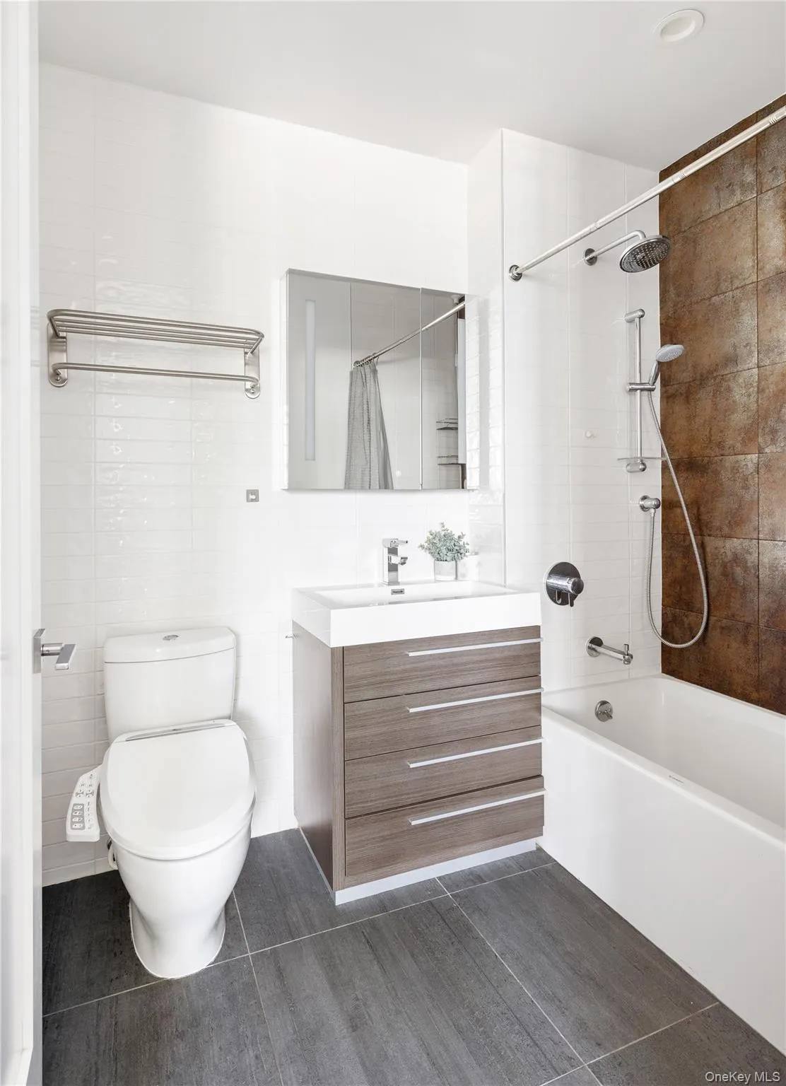 Full-Bath Full-Bath
