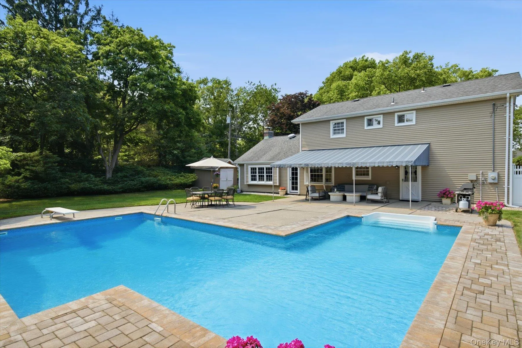 Enjoy you own private backyard oasis Enjoy you own private backyard oasis