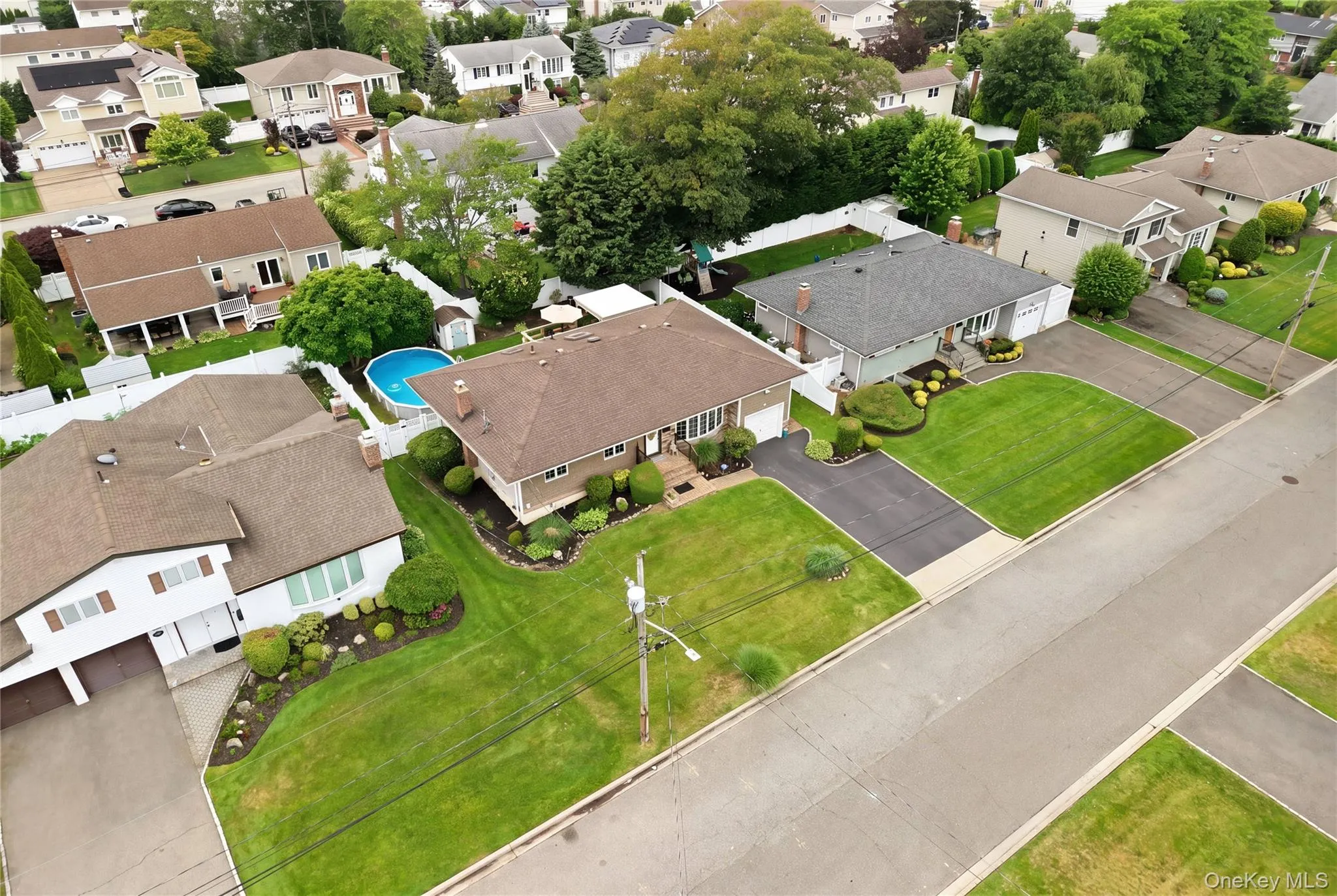 17 Mohawk Place, Oyster Bay, NY, 3 Bedrooms Bedrooms, 7 Rooms Rooms,3 BathroomsBathrooms,Residential,For Rent,Mohawk,0,1022675 17 Mohawk Place, Oyster Bay, NY, 3 Bedrooms Bedrooms, 7 Rooms Rooms,3 BathroomsBathrooms,Residential,For Rent,Mohawk,0,1022675