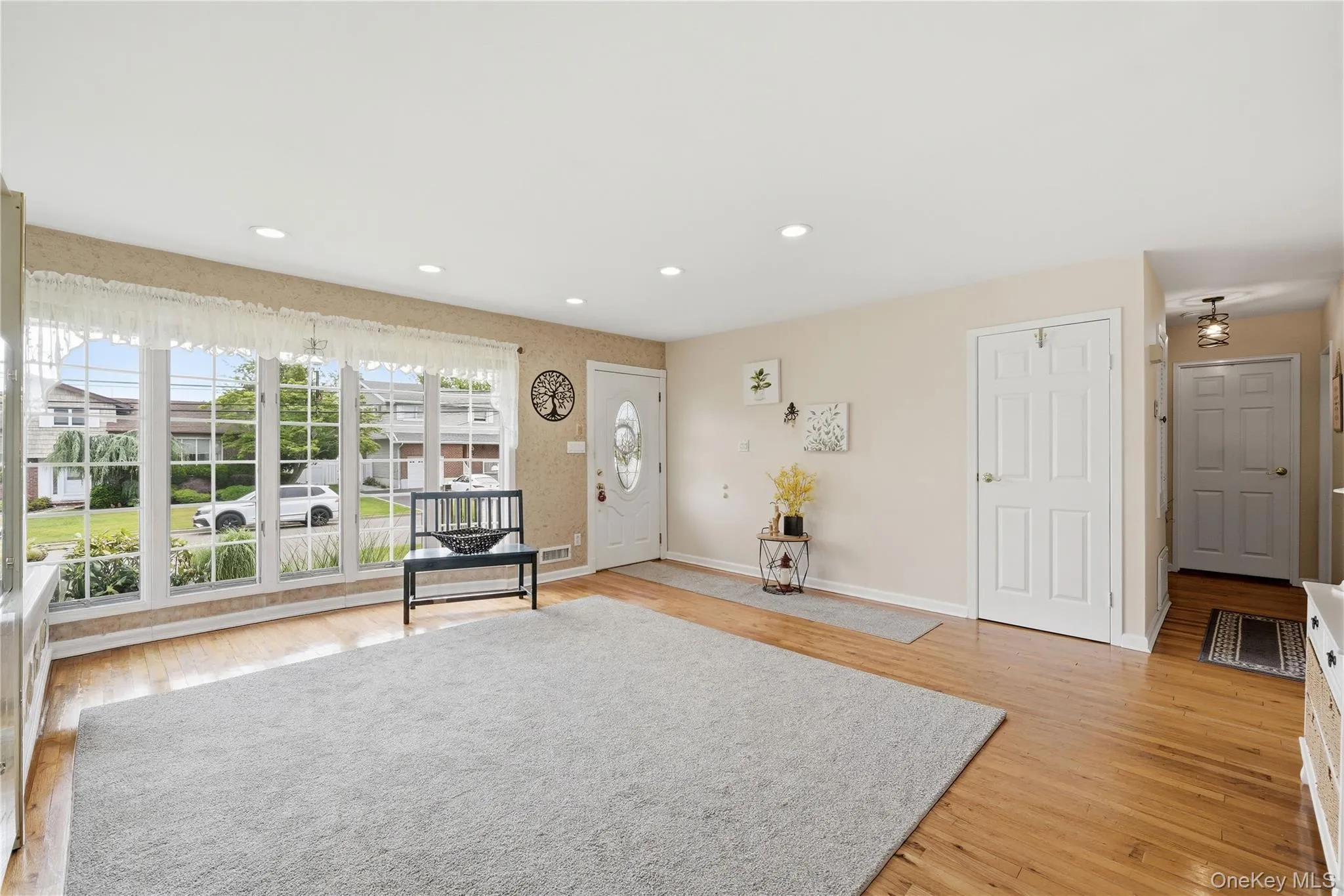 17 Mohawk Place, Oyster Bay, NY, 3 Bedrooms Bedrooms, 7 Rooms Rooms,3 BathroomsBathrooms,Residential,For Rent,Mohawk,0,1022675 17 Mohawk Place, Oyster Bay, NY, 3 Bedrooms Bedrooms, 7 Rooms Rooms,3 BathroomsBathrooms,Residential,For Rent,Mohawk,0,1022675
