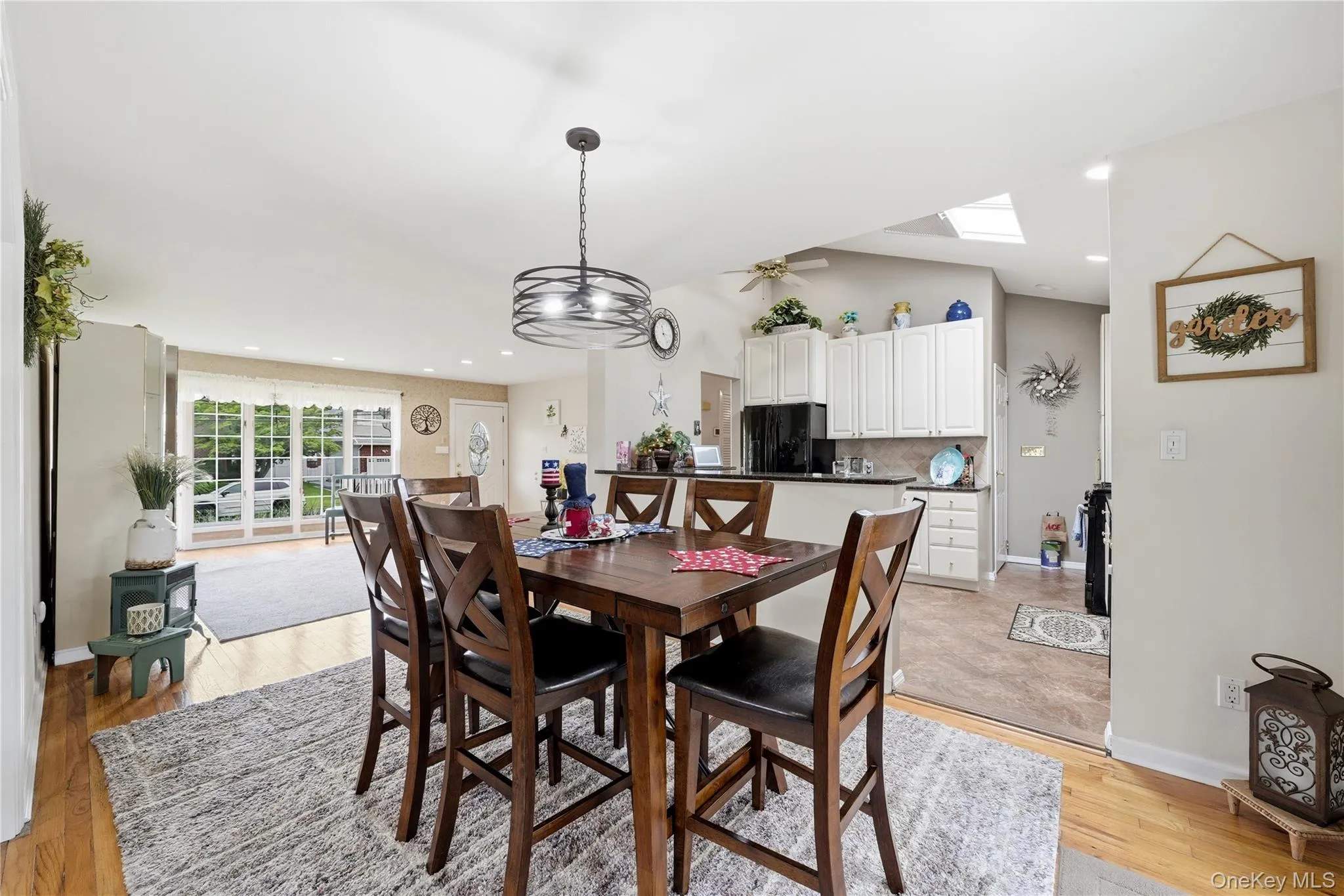 17 Mohawk Place, Oyster Bay, NY, 3 Bedrooms Bedrooms, 7 Rooms Rooms,3 BathroomsBathrooms,Residential,For Rent,Mohawk,0,1022675 17 Mohawk Place, Oyster Bay, NY, 3 Bedrooms Bedrooms, 7 Rooms Rooms,3 BathroomsBathrooms,Residential,For Rent,Mohawk,0,1022675