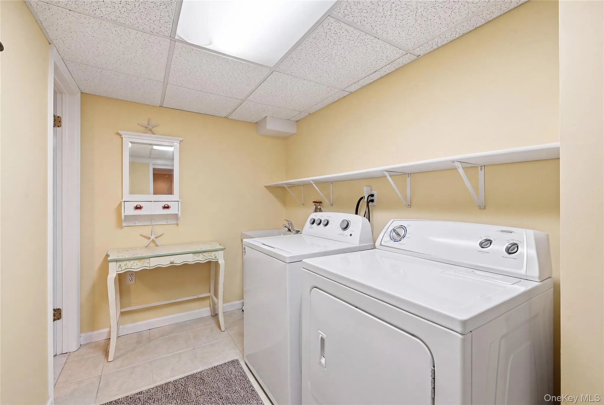 17 Mohawk Place, Oyster Bay, NY, 3 Bedrooms Bedrooms, 7 Rooms Rooms,3 BathroomsBathrooms,Residential,For Rent,Mohawk,0,1022675 17 Mohawk Place, Oyster Bay, NY, 3 Bedrooms Bedrooms, 7 Rooms Rooms,3 BathroomsBathrooms,Residential,For Rent,Mohawk,0,1022675