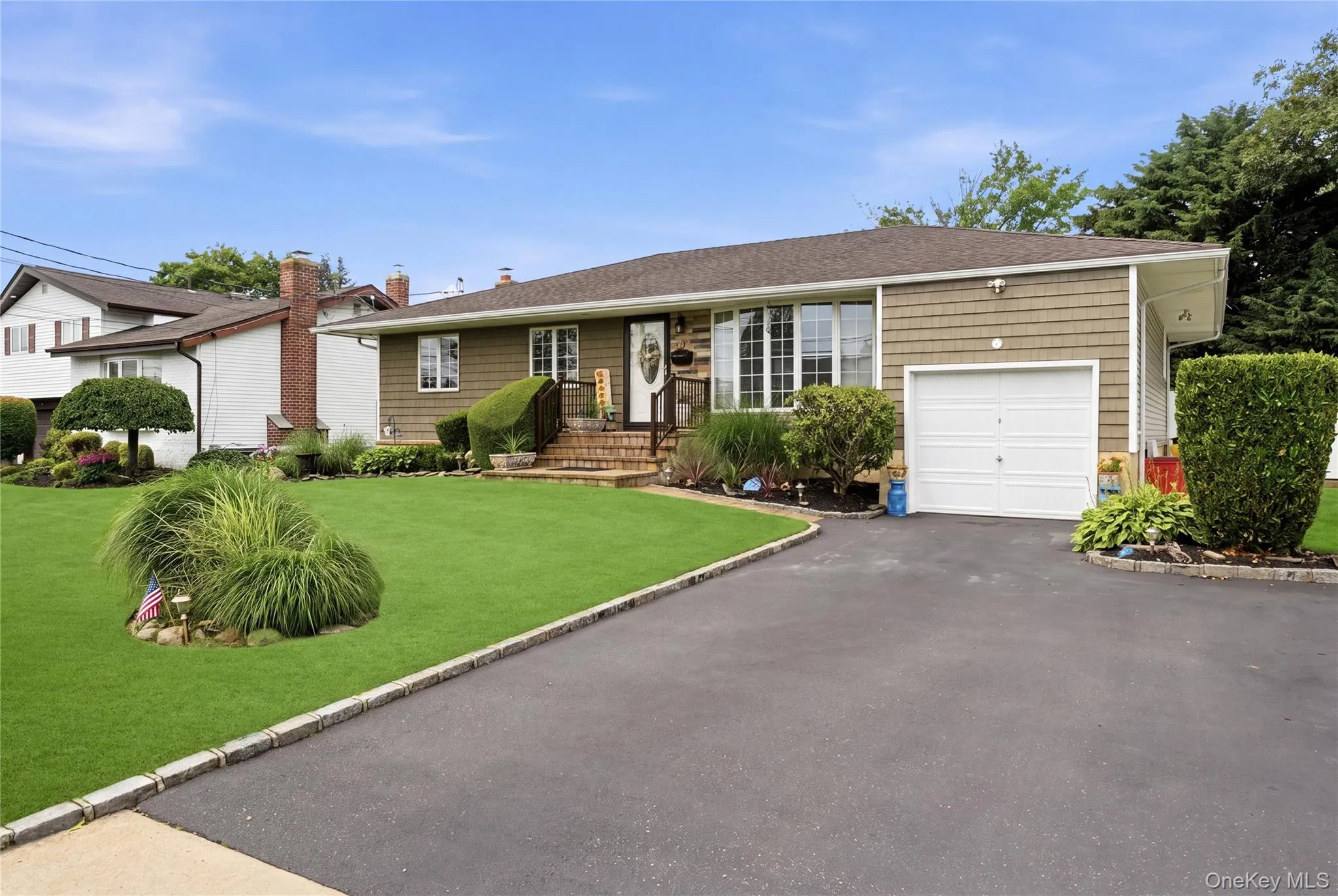 17 Mohawk Place, Oyster Bay, NY, 3 Bedrooms Bedrooms, 7 Rooms Rooms,3 BathroomsBathrooms,Residential,For Rent,Mohawk,0,1022675 17 Mohawk Place, Oyster Bay, NY, 3 Bedrooms Bedrooms, 7 Rooms Rooms,3 BathroomsBathrooms,Residential,For Rent,Mohawk,0,1022675