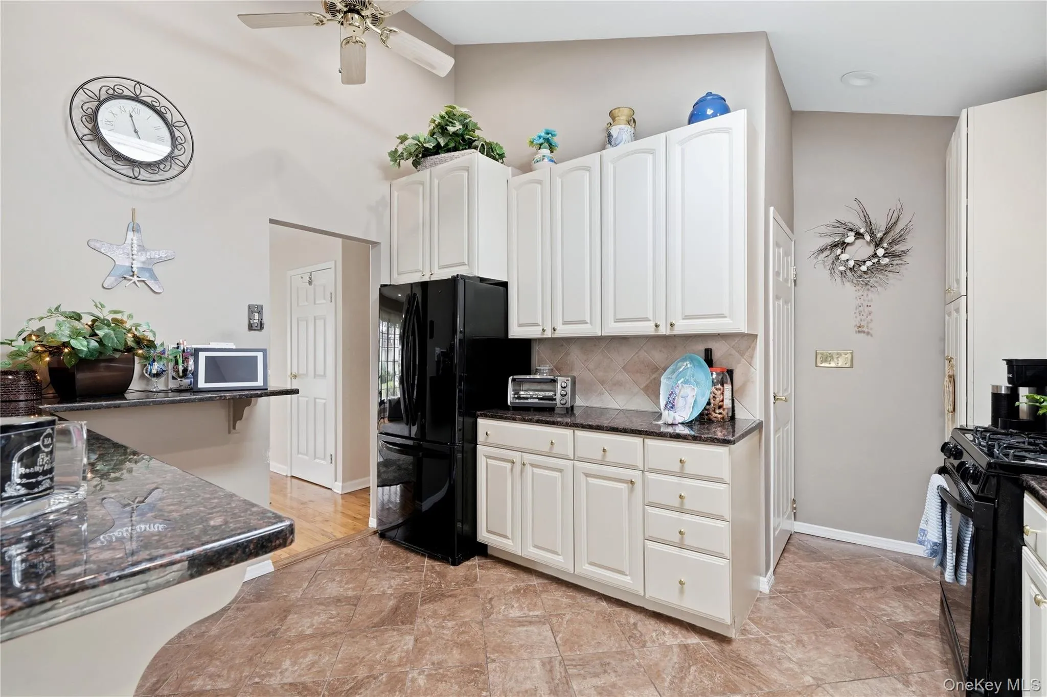 17 Mohawk Place, Oyster Bay, NY, 3 Bedrooms Bedrooms, 7 Rooms Rooms,3 BathroomsBathrooms,Residential,For Rent,Mohawk,0,1022675 17 Mohawk Place, Oyster Bay, NY, 3 Bedrooms Bedrooms, 7 Rooms Rooms,3 BathroomsBathrooms,Residential,For Rent,Mohawk,0,1022675