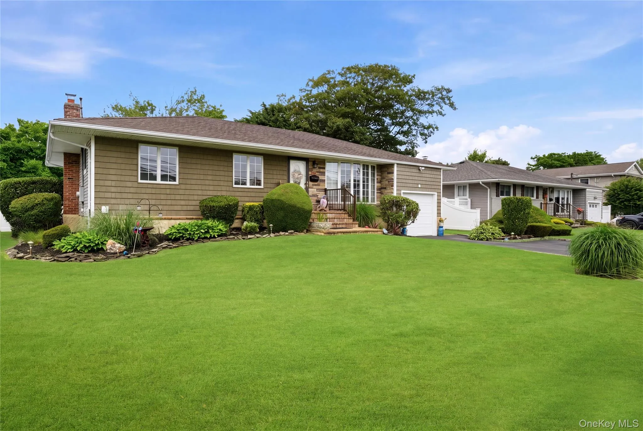 17 Mohawk Place, Oyster Bay, NY, 3 Bedrooms Bedrooms, 7 Rooms Rooms,3 BathroomsBathrooms,Residential,For Rent,Mohawk,0,1022675 17 Mohawk Place, Oyster Bay, NY, 3 Bedrooms Bedrooms, 7 Rooms Rooms,3 BathroomsBathrooms,Residential,For Rent,Mohawk,0,1022675