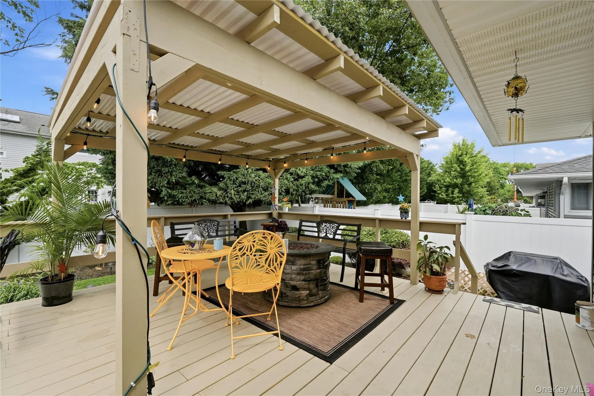 17 Mohawk Place, Oyster Bay, NY, 3 Bedrooms Bedrooms, 7 Rooms Rooms,3 BathroomsBathrooms,Residential,For Rent,Mohawk,0,1022675 17 Mohawk Place, Oyster Bay, NY, 3 Bedrooms Bedrooms, 7 Rooms Rooms,3 BathroomsBathrooms,Residential,For Rent,Mohawk,0,1022675