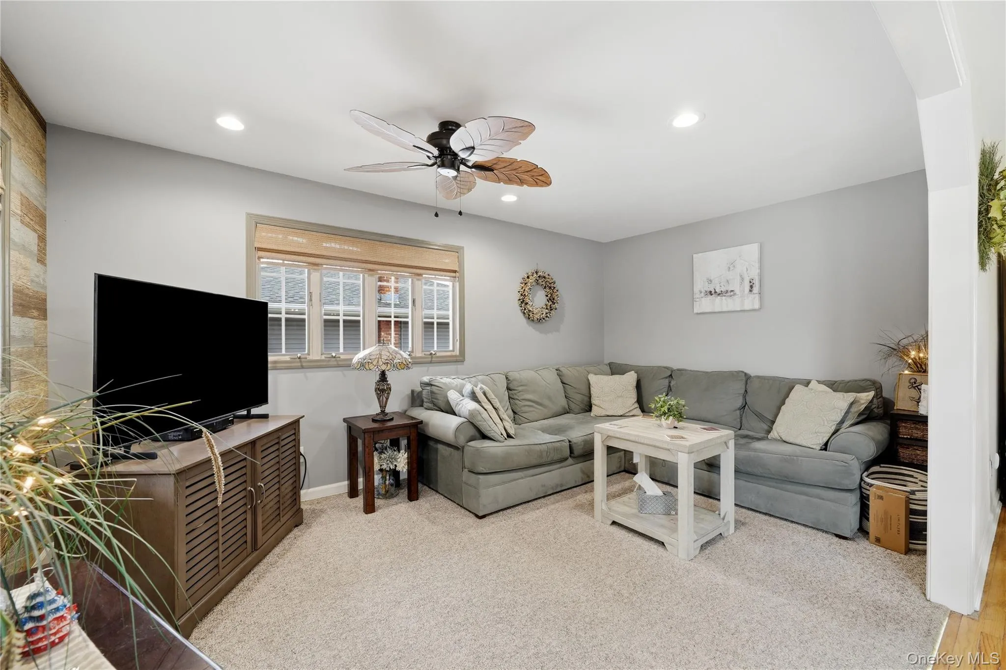 17 Mohawk Place, Oyster Bay, NY, 3 Bedrooms Bedrooms, 7 Rooms Rooms,3 BathroomsBathrooms,Residential,For Rent,Mohawk,0,1022675 17 Mohawk Place, Oyster Bay, NY, 3 Bedrooms Bedrooms, 7 Rooms Rooms,3 BathroomsBathrooms,Residential,For Rent,Mohawk,0,1022675