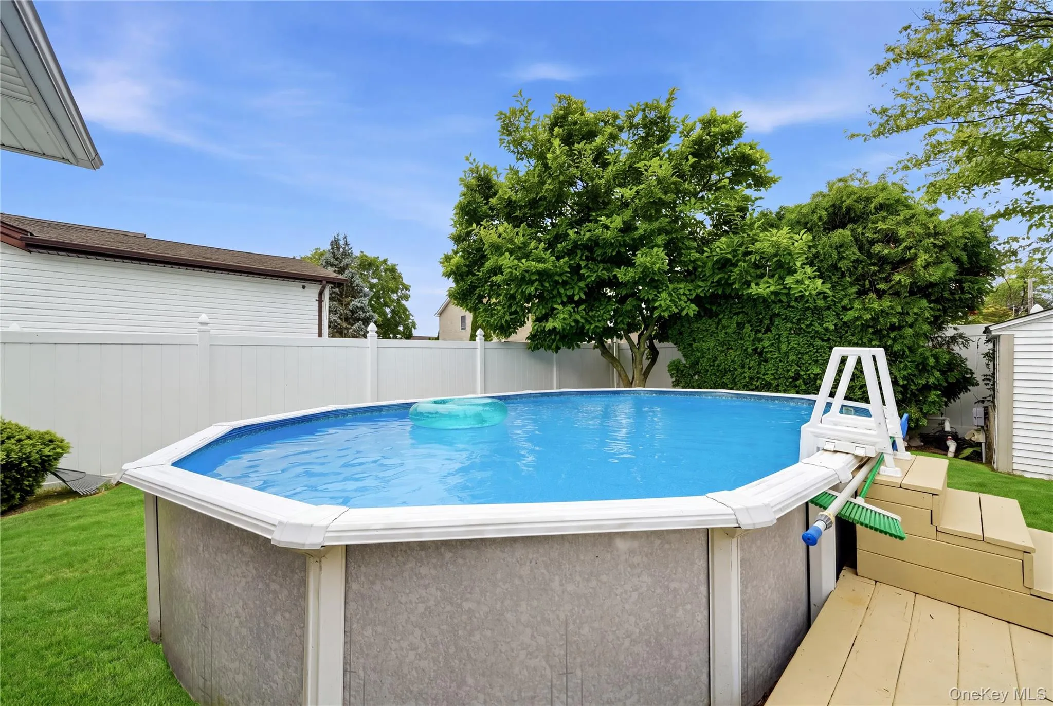 17 Mohawk Place, Oyster Bay, NY, 3 Bedrooms Bedrooms, 7 Rooms Rooms,3 BathroomsBathrooms,Residential,For Rent,Mohawk,0,1022675 17 Mohawk Place, Oyster Bay, NY, 3 Bedrooms Bedrooms, 7 Rooms Rooms,3 BathroomsBathrooms,Residential,For Rent,Mohawk,0,1022675