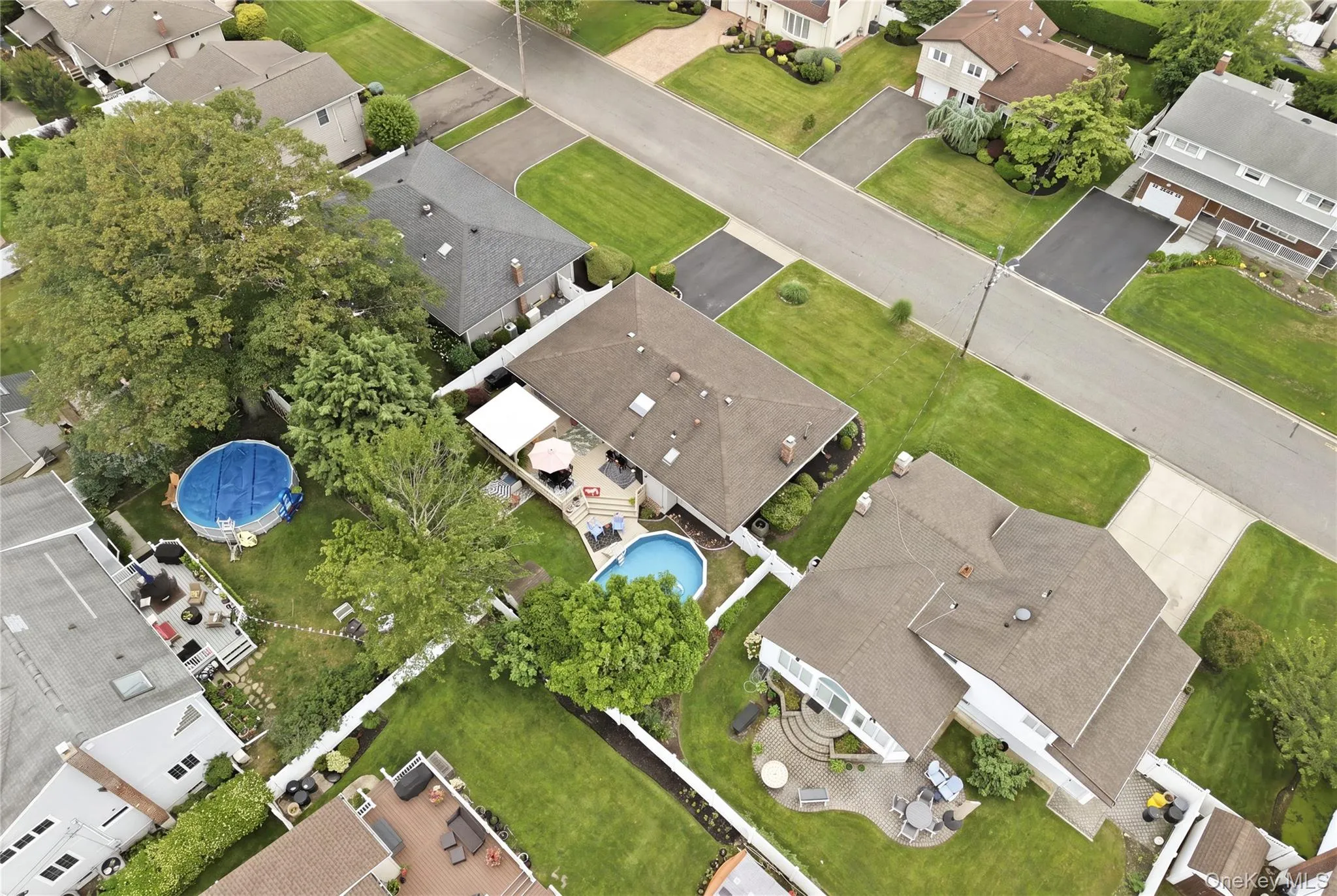 17 Mohawk Place, Oyster Bay, NY, 3 Bedrooms Bedrooms, 7 Rooms Rooms,3 BathroomsBathrooms,Residential,For Rent,Mohawk,0,1022675 17 Mohawk Place, Oyster Bay, NY, 3 Bedrooms Bedrooms, 7 Rooms Rooms,3 BathroomsBathrooms,Residential,For Rent,Mohawk,0,1022675
