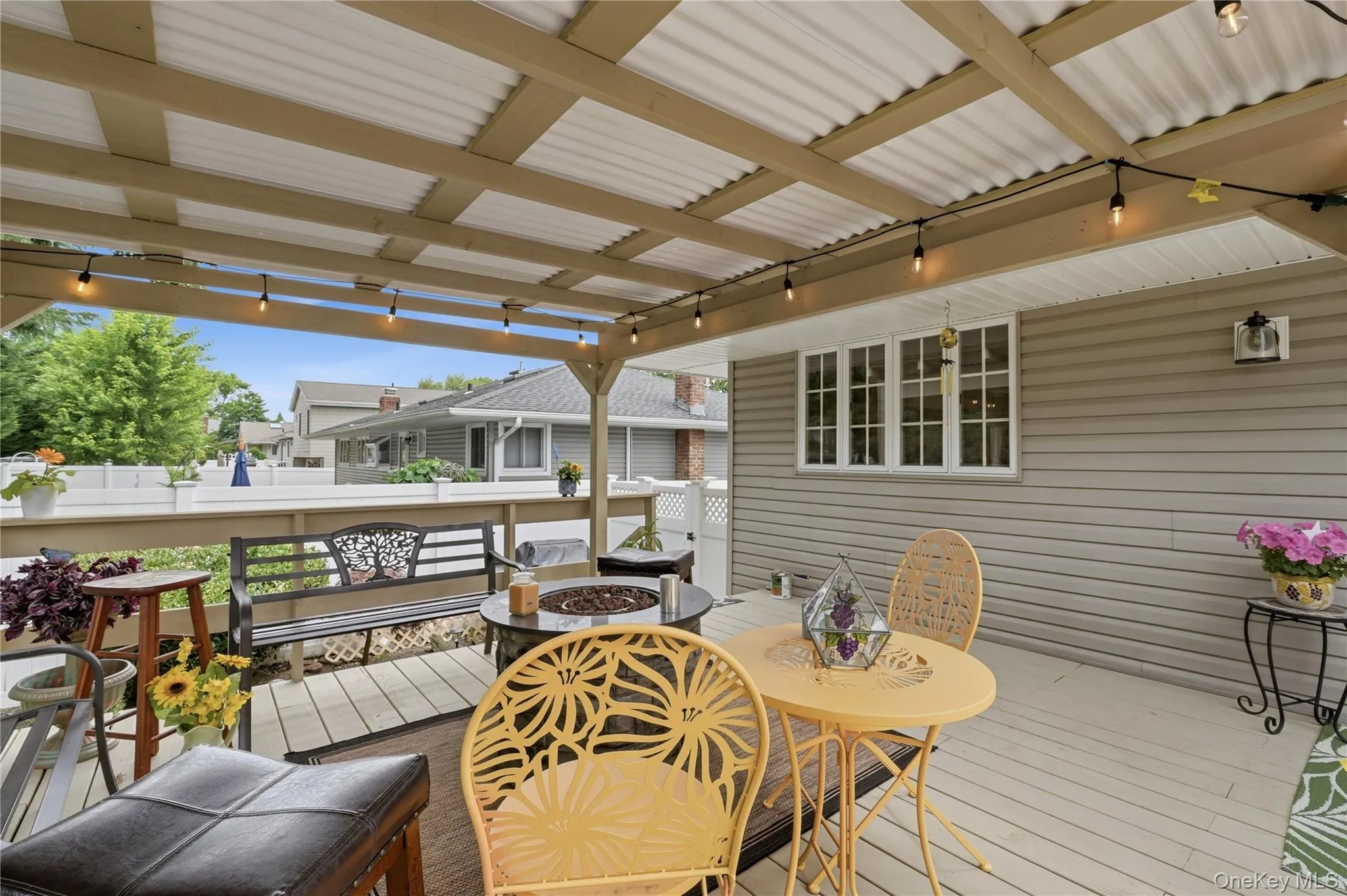 17 Mohawk Place, Oyster Bay, NY, 3 Bedrooms Bedrooms, 7 Rooms Rooms,3 BathroomsBathrooms,Residential,For Rent,Mohawk,0,1022675 17 Mohawk Place, Oyster Bay, NY, 3 Bedrooms Bedrooms, 7 Rooms Rooms,3 BathroomsBathrooms,Residential,For Rent,Mohawk,0,1022675