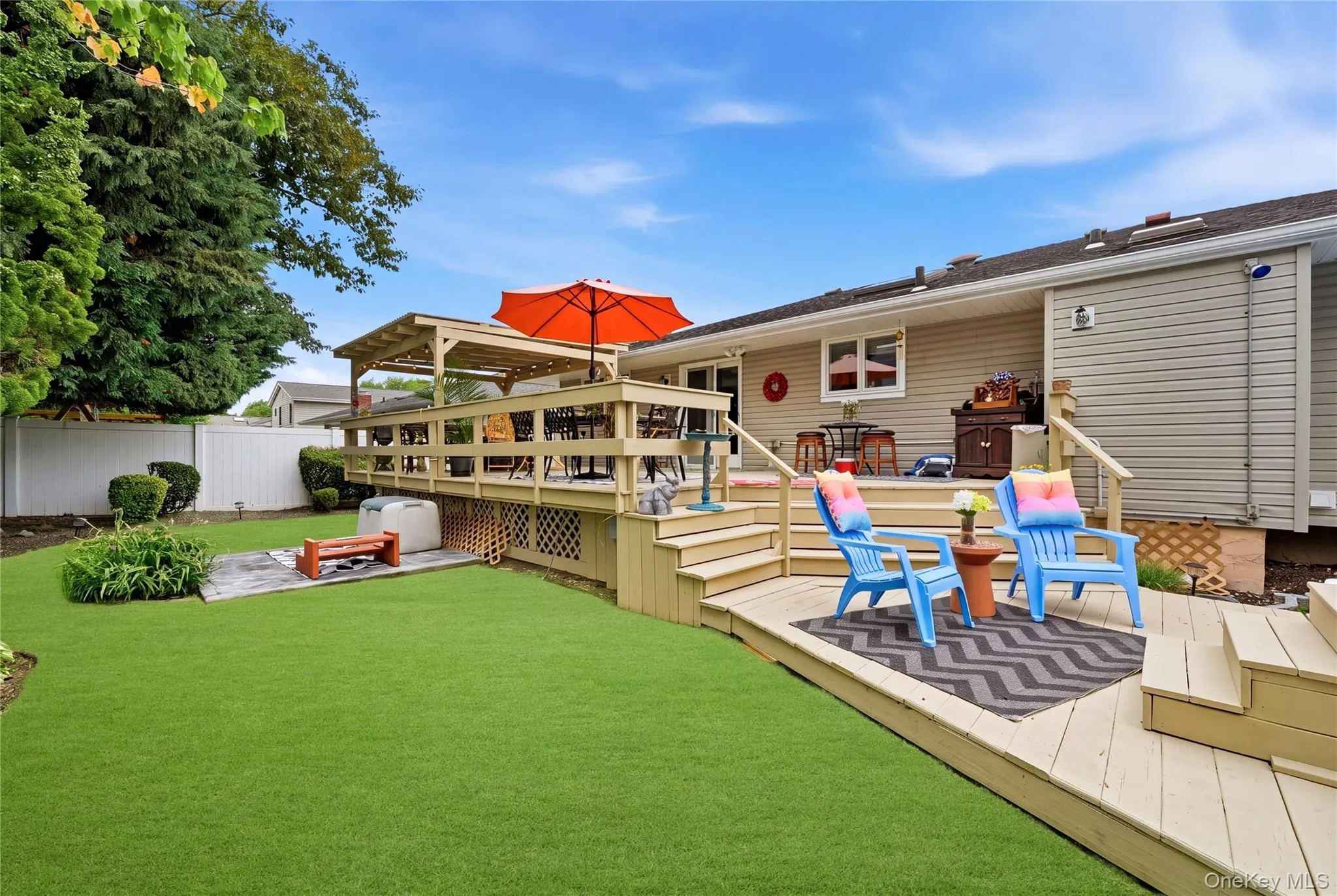 17 Mohawk Place, Oyster Bay, NY, 3 Bedrooms Bedrooms, 7 Rooms Rooms,3 BathroomsBathrooms,Residential,For Rent,Mohawk,0,1022675 17 Mohawk Place, Oyster Bay, NY, 3 Bedrooms Bedrooms, 7 Rooms Rooms,3 BathroomsBathrooms,Residential,For Rent,Mohawk,0,1022675