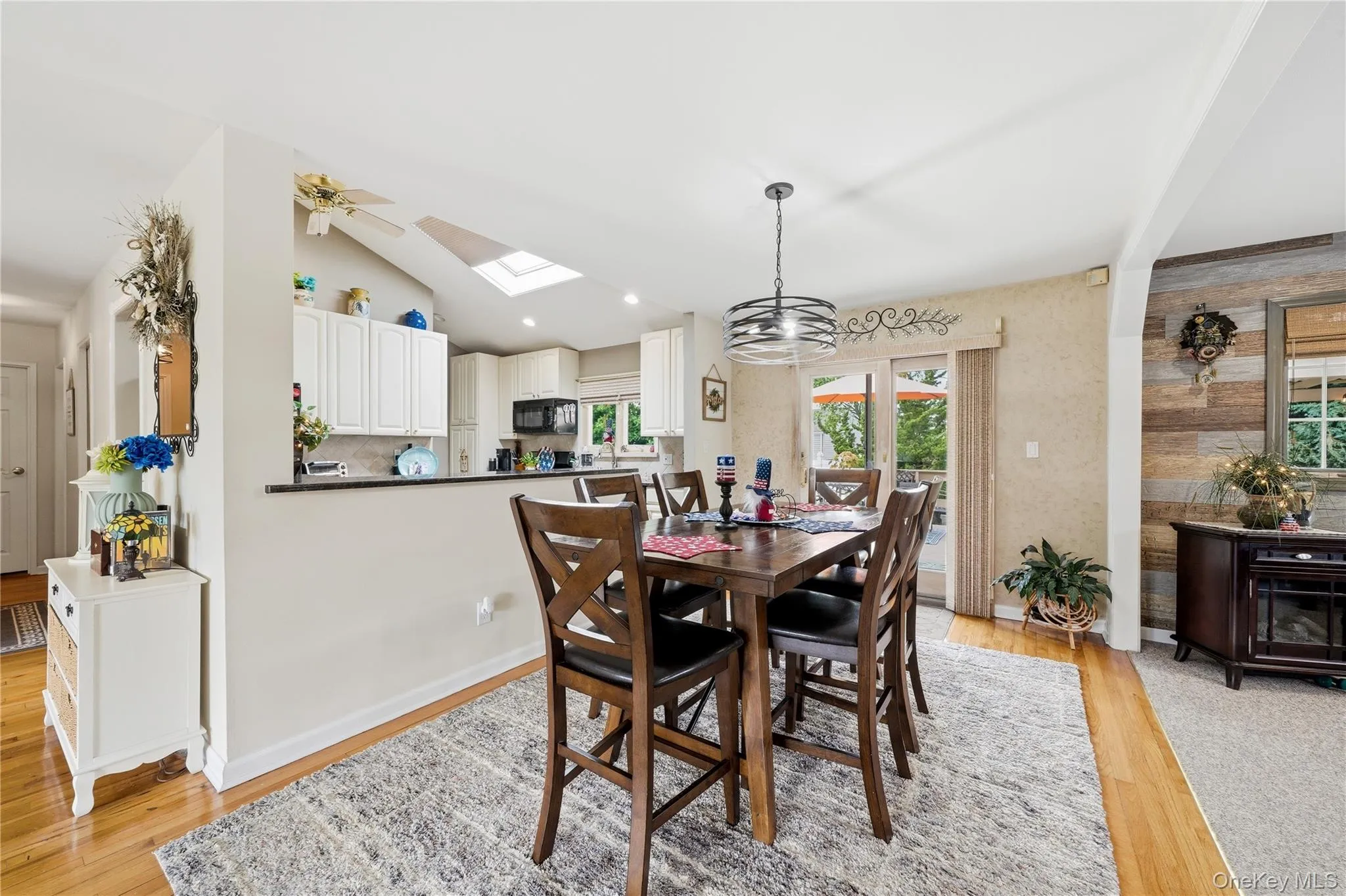 17 Mohawk Place, Oyster Bay, NY, 3 Bedrooms Bedrooms, 7 Rooms Rooms,3 BathroomsBathrooms,Residential,For Rent,Mohawk,0,1022675 17 Mohawk Place, Oyster Bay, NY, 3 Bedrooms Bedrooms, 7 Rooms Rooms,3 BathroomsBathrooms,Residential,For Rent,Mohawk,0,1022675