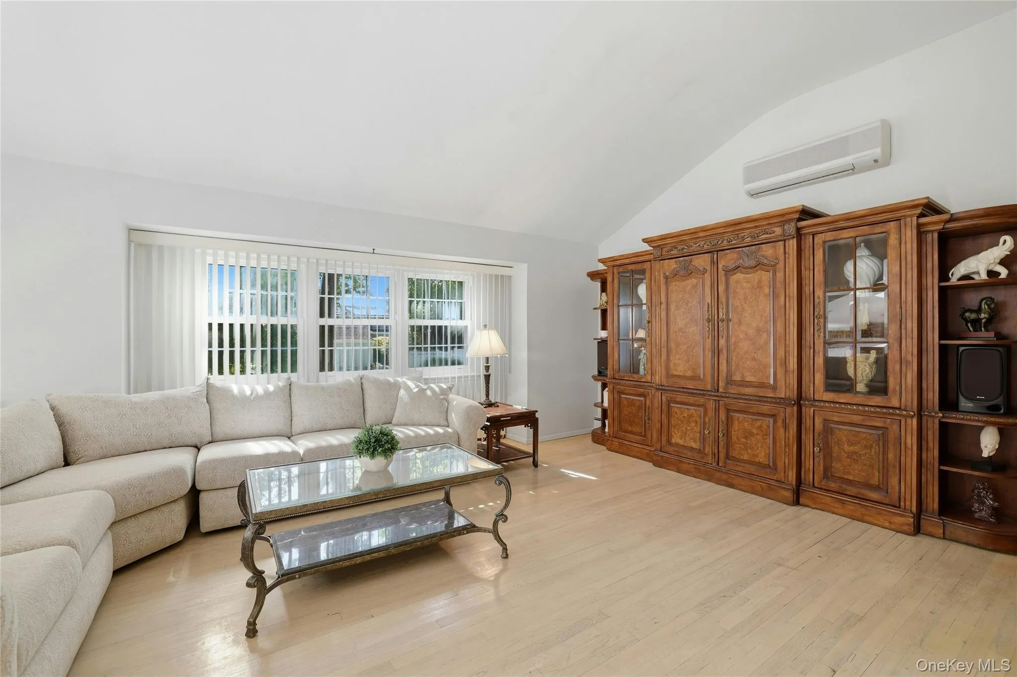 3 King Avenue, Huntington, NY, 4 Bedrooms Bedrooms, 8 Rooms Rooms,2 BathroomsBathrooms,Residential,For Rent,King,0,1022676 3 King Avenue, Huntington, NY, 4 Bedrooms Bedrooms, 8 Rooms Rooms,2 BathroomsBathrooms,Residential,For Rent,King,0,1022676
