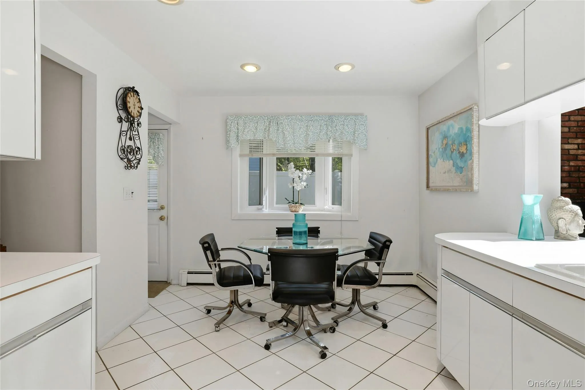 3 King Avenue, Huntington, NY, 4 Bedrooms Bedrooms, 8 Rooms Rooms,2 BathroomsBathrooms,Residential,For Rent,King,0,1022676 3 King Avenue, Huntington, NY, 4 Bedrooms Bedrooms, 8 Rooms Rooms,2 BathroomsBathrooms,Residential,For Rent,King,0,1022676