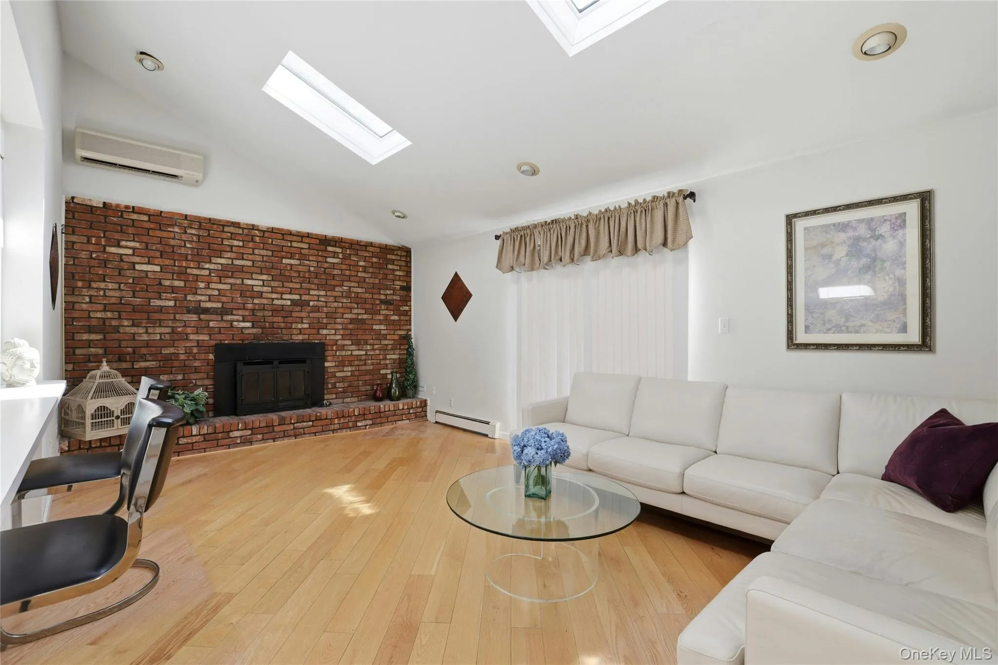3 King Avenue, Huntington, NY, 4 Bedrooms Bedrooms, 8 Rooms Rooms,2 BathroomsBathrooms,Residential,For Rent,King,0,1022676 3 King Avenue, Huntington, NY, 4 Bedrooms Bedrooms, 8 Rooms Rooms,2 BathroomsBathrooms,Residential,For Rent,King,0,1022676