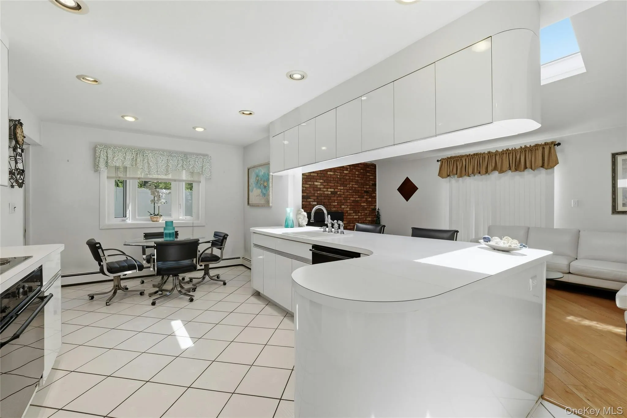 3 King Avenue, Huntington, NY, 4 Bedrooms Bedrooms, 8 Rooms Rooms,2 BathroomsBathrooms,Residential,For Rent,King,0,1022676 3 King Avenue, Huntington, NY, 4 Bedrooms Bedrooms, 8 Rooms Rooms,2 BathroomsBathrooms,Residential,For Rent,King,0,1022676