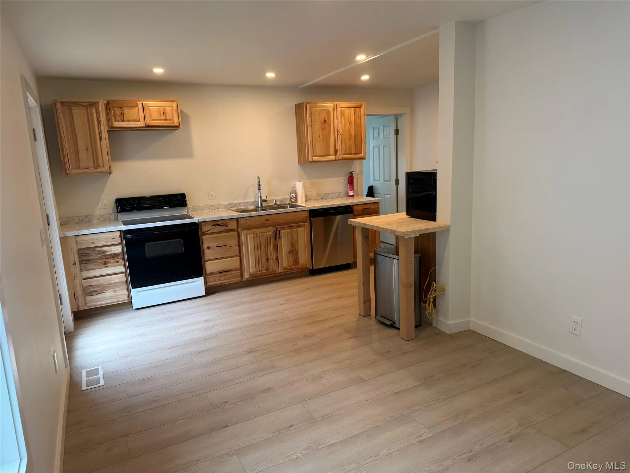 29 Thompson Street, Red Hook, NY, 3 Bedrooms Bedrooms, 5 Rooms Rooms,2 BathroomsBathrooms,Residential Lease,For Rent,Thompson,0,1022679 29 Thompson Street, Red Hook, NY, 3 Bedrooms Bedrooms, 5 Rooms Rooms,2 BathroomsBathrooms,Residential Lease,For Rent,Thompson,0,1022679