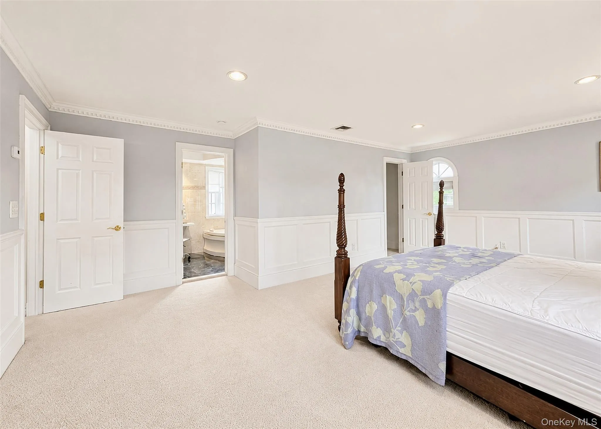 4 Royal Oak Court, Islip, NY, 5 Bedrooms Bedrooms, 13 Rooms Rooms,2 BathroomsBathrooms,Residential,For Rent,Royal Oak,0,1022684 4 Royal Oak Court, Islip, NY, 5 Bedrooms Bedrooms, 13 Rooms Rooms,2 BathroomsBathrooms,Residential,For Rent,Royal Oak,0,1022684