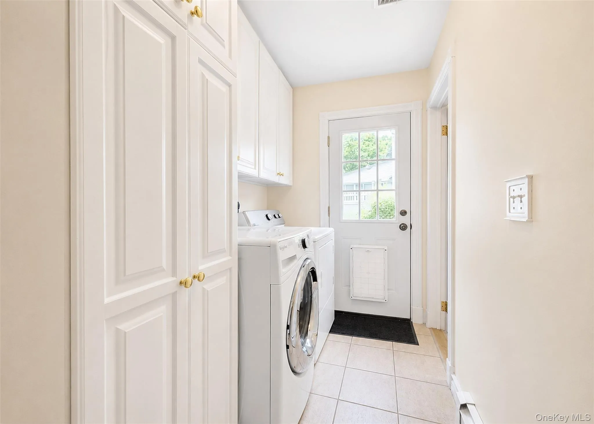 4 Royal Oak Court, Islip, NY, 5 Bedrooms Bedrooms, 13 Rooms Rooms,2 BathroomsBathrooms,Residential,For Rent,Royal Oak,0,1022684 4 Royal Oak Court, Islip, NY, 5 Bedrooms Bedrooms, 13 Rooms Rooms,2 BathroomsBathrooms,Residential,For Rent,Royal Oak,0,1022684