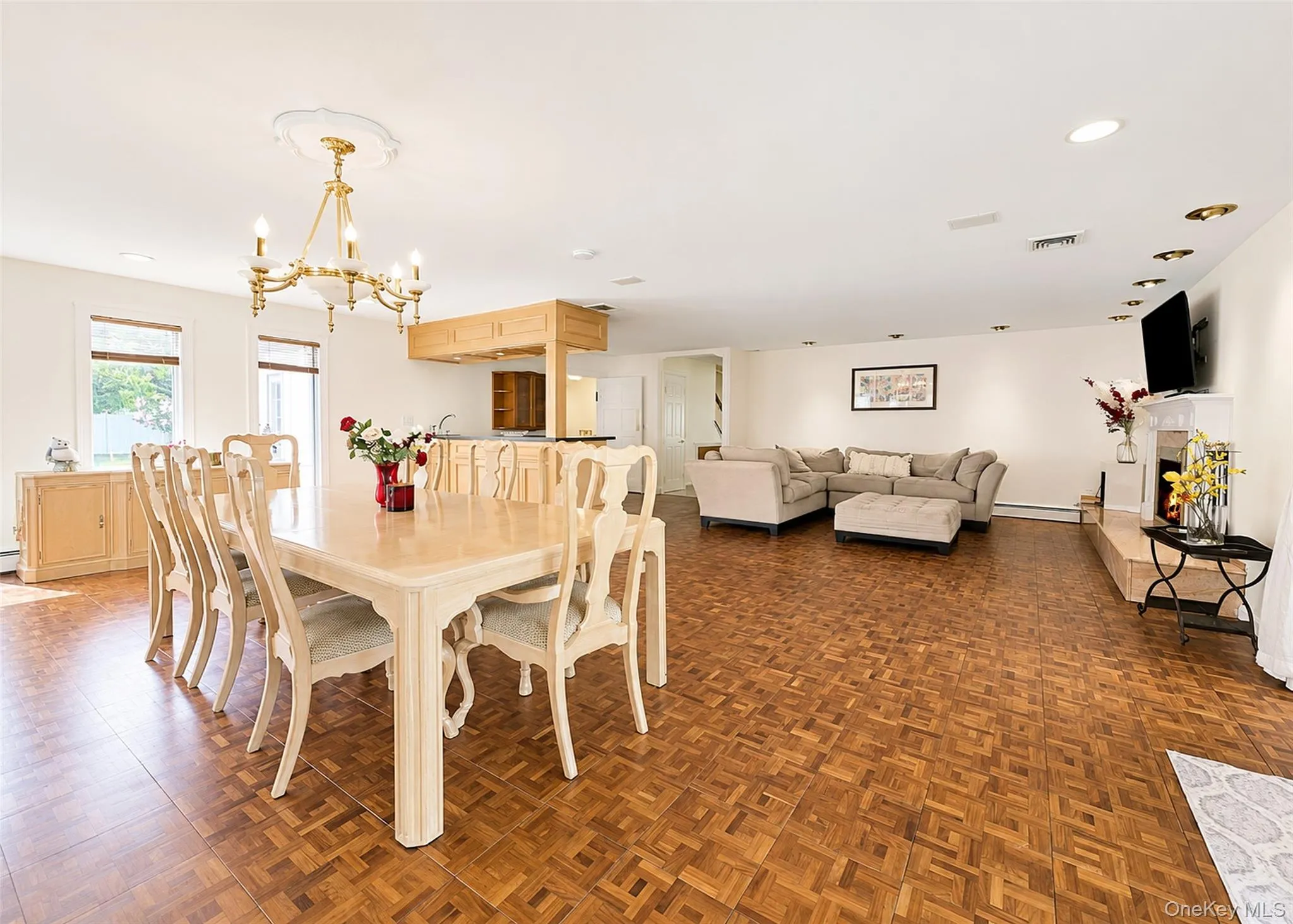 4 Royal Oak Court, Islip, NY, 5 Bedrooms Bedrooms, 13 Rooms Rooms,2 BathroomsBathrooms,Residential,For Rent,Royal Oak,0,1022684 4 Royal Oak Court, Islip, NY, 5 Bedrooms Bedrooms, 13 Rooms Rooms,2 BathroomsBathrooms,Residential,For Rent,Royal Oak,0,1022684