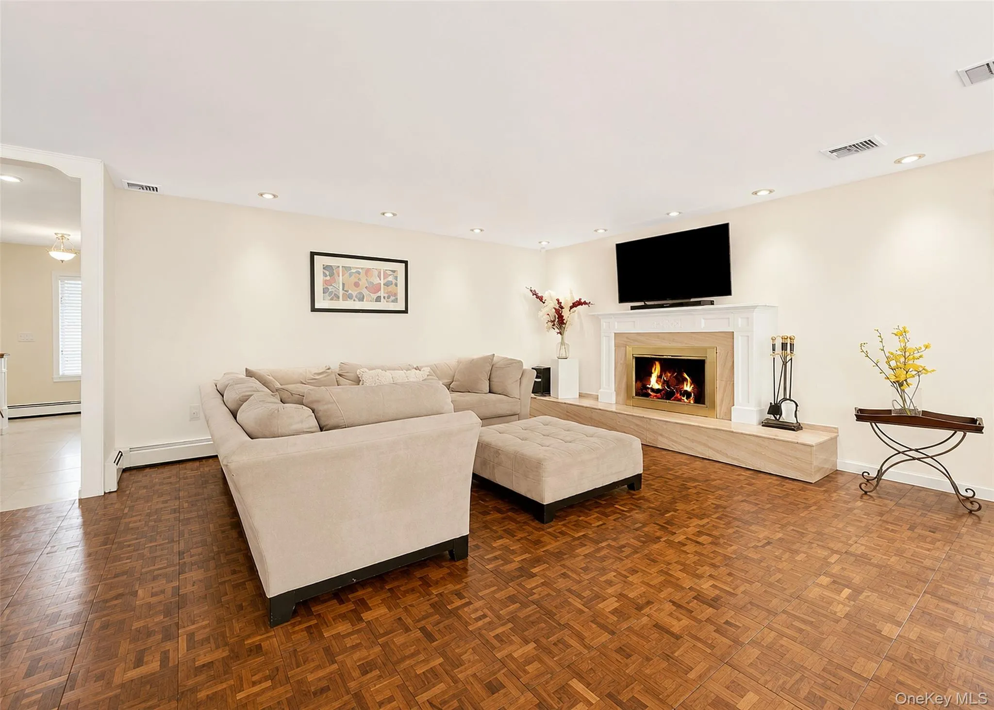 4 Royal Oak Court, Islip, NY, 5 Bedrooms Bedrooms, 13 Rooms Rooms,2 BathroomsBathrooms,Residential,For Rent,Royal Oak,0,1022684 4 Royal Oak Court, Islip, NY, 5 Bedrooms Bedrooms, 13 Rooms Rooms,2 BathroomsBathrooms,Residential,For Rent,Royal Oak,0,1022684