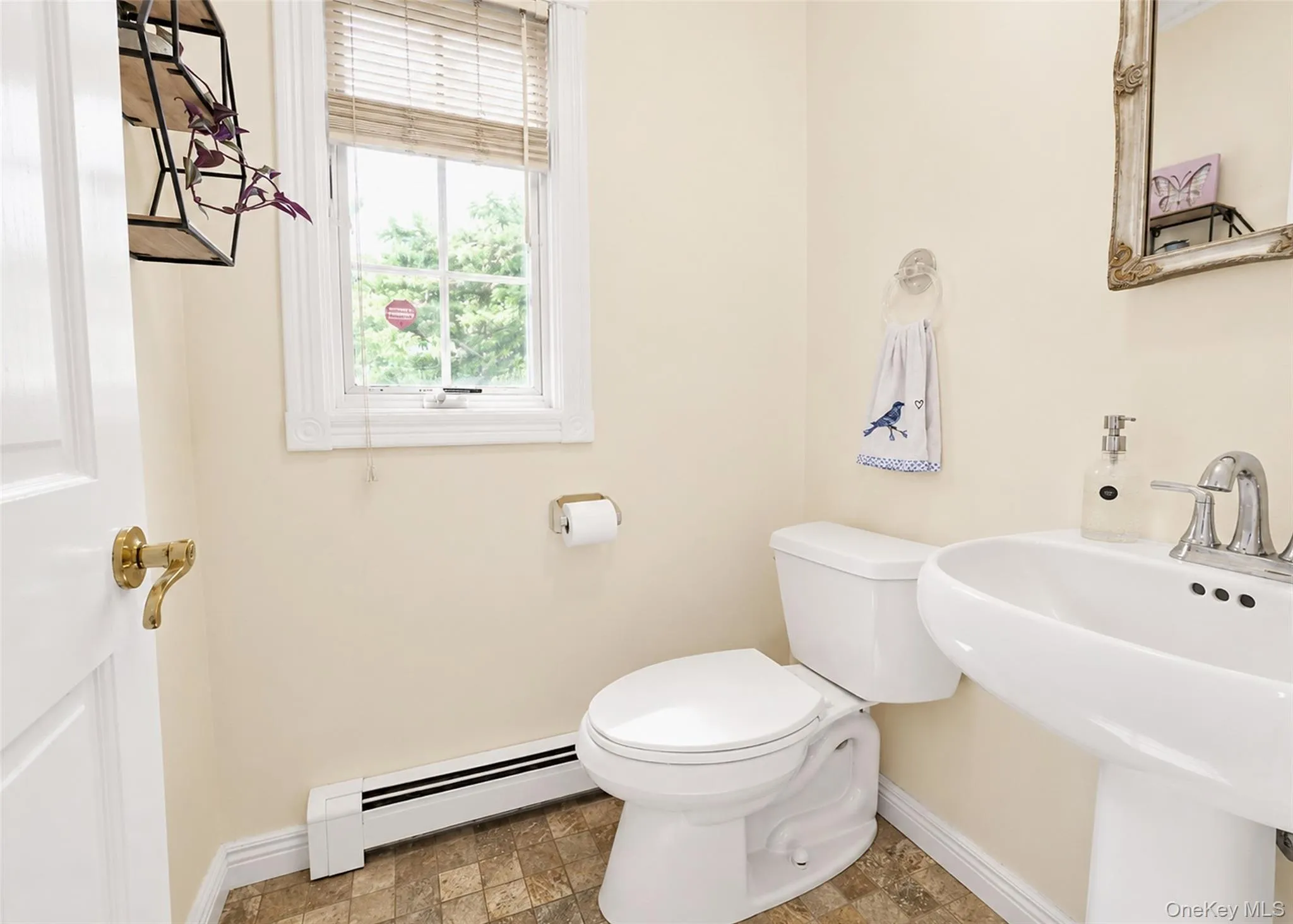 4 Royal Oak Court, Islip, NY, 5 Bedrooms Bedrooms, 13 Rooms Rooms,2 BathroomsBathrooms,Residential,For Rent,Royal Oak,0,1022684 4 Royal Oak Court, Islip, NY, 5 Bedrooms Bedrooms, 13 Rooms Rooms,2 BathroomsBathrooms,Residential,For Rent,Royal Oak,0,1022684