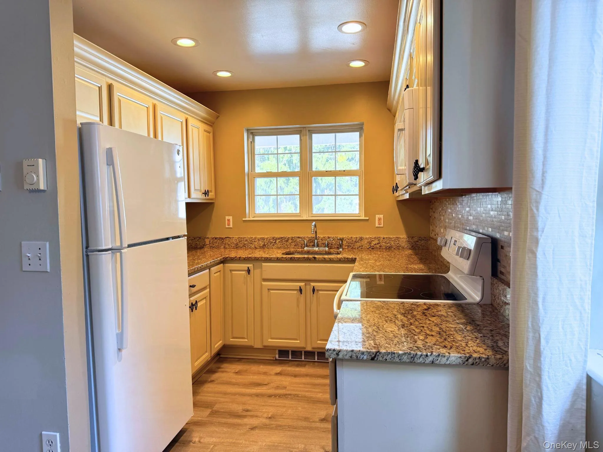 33 Fowler Avenue, Carmel, NY, 3 Bedrooms Bedrooms, 8 Rooms Rooms,1 BathroomBathrooms,Residential Lease,For Rent,Fowler,0,1022686 33 Fowler Avenue, Carmel, NY, 3 Bedrooms Bedrooms, 8 Rooms Rooms,1 BathroomBathrooms,Residential Lease,For Rent,Fowler,0,1022686