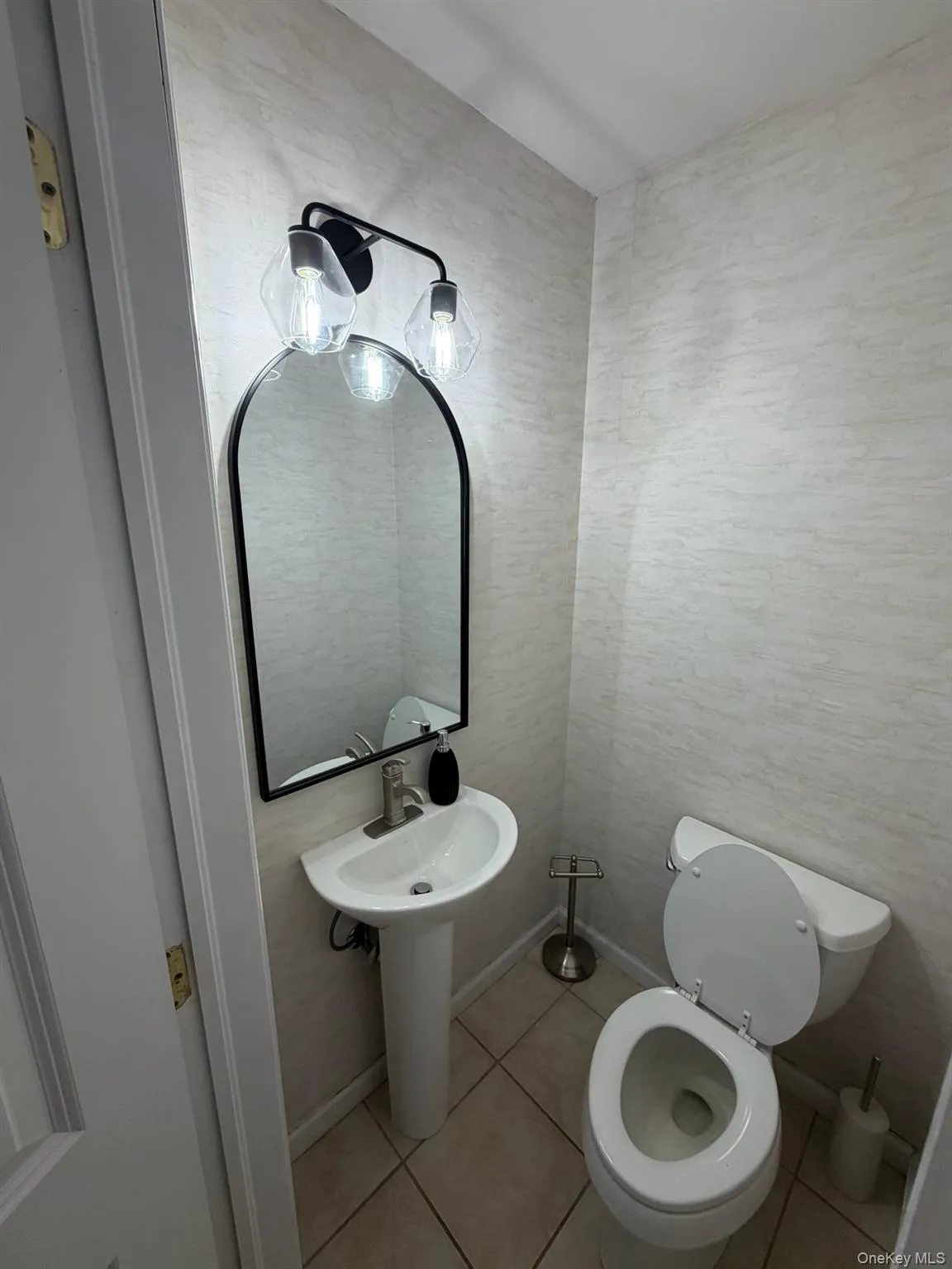 Powder room Powder room