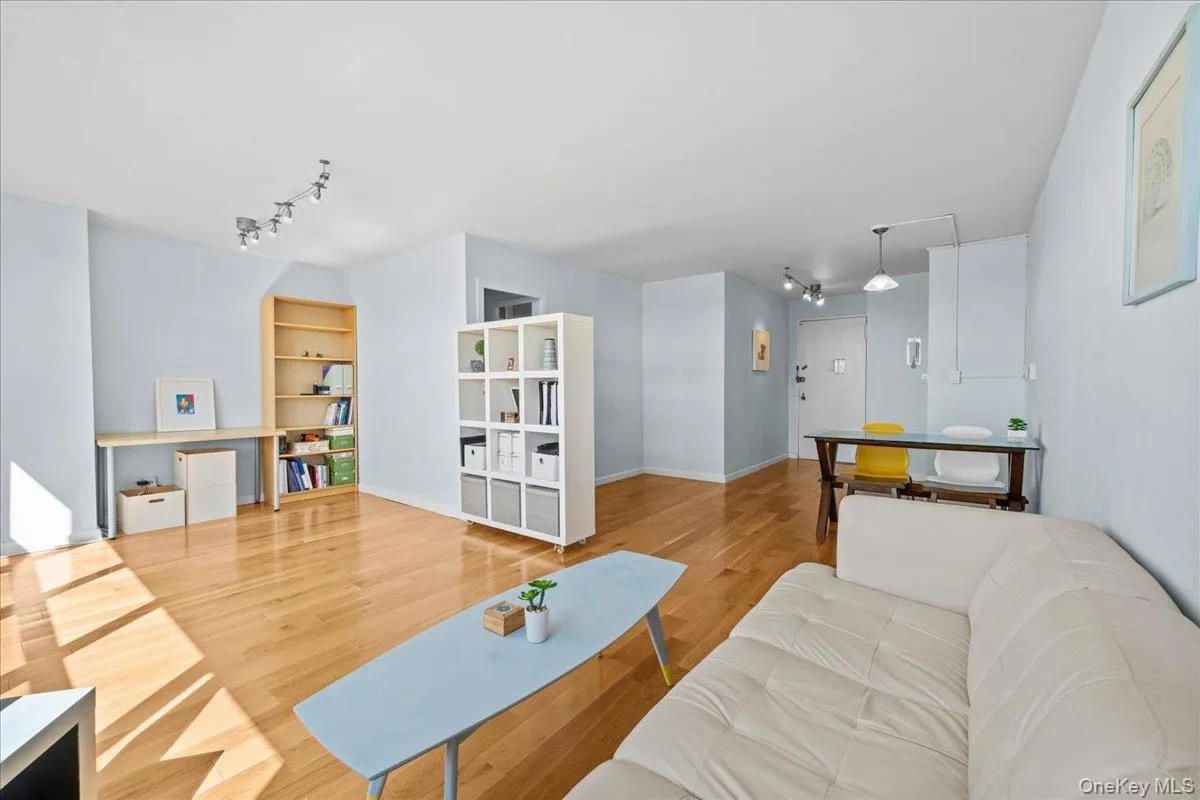 555 Kappock Street, New York, NY, 1 Bedroom Bedrooms, 3 Rooms Rooms,1 BathroomBathrooms,Residential,For Rent,Kappock,0,1022693 555 Kappock Street, New York, NY, 1 Bedroom Bedrooms, 3 Rooms Rooms,1 BathroomBathrooms,Residential,For Rent,Kappock,0,1022693