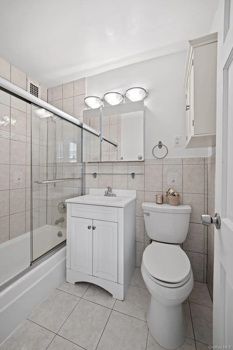 555 Kappock Street, New York, NY, 1 Bedroom Bedrooms, 3 Rooms Rooms,1 BathroomBathrooms,Residential,For Rent,Kappock,0,1022693 555 Kappock Street, New York, NY, 1 Bedroom Bedrooms, 3 Rooms Rooms,1 BathroomBathrooms,Residential,For Rent,Kappock,0,1022693